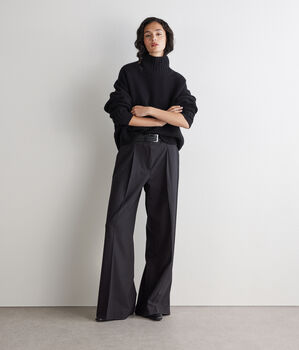 ウルトラソフトカシミヤ トリコット ファンネルネック セーター