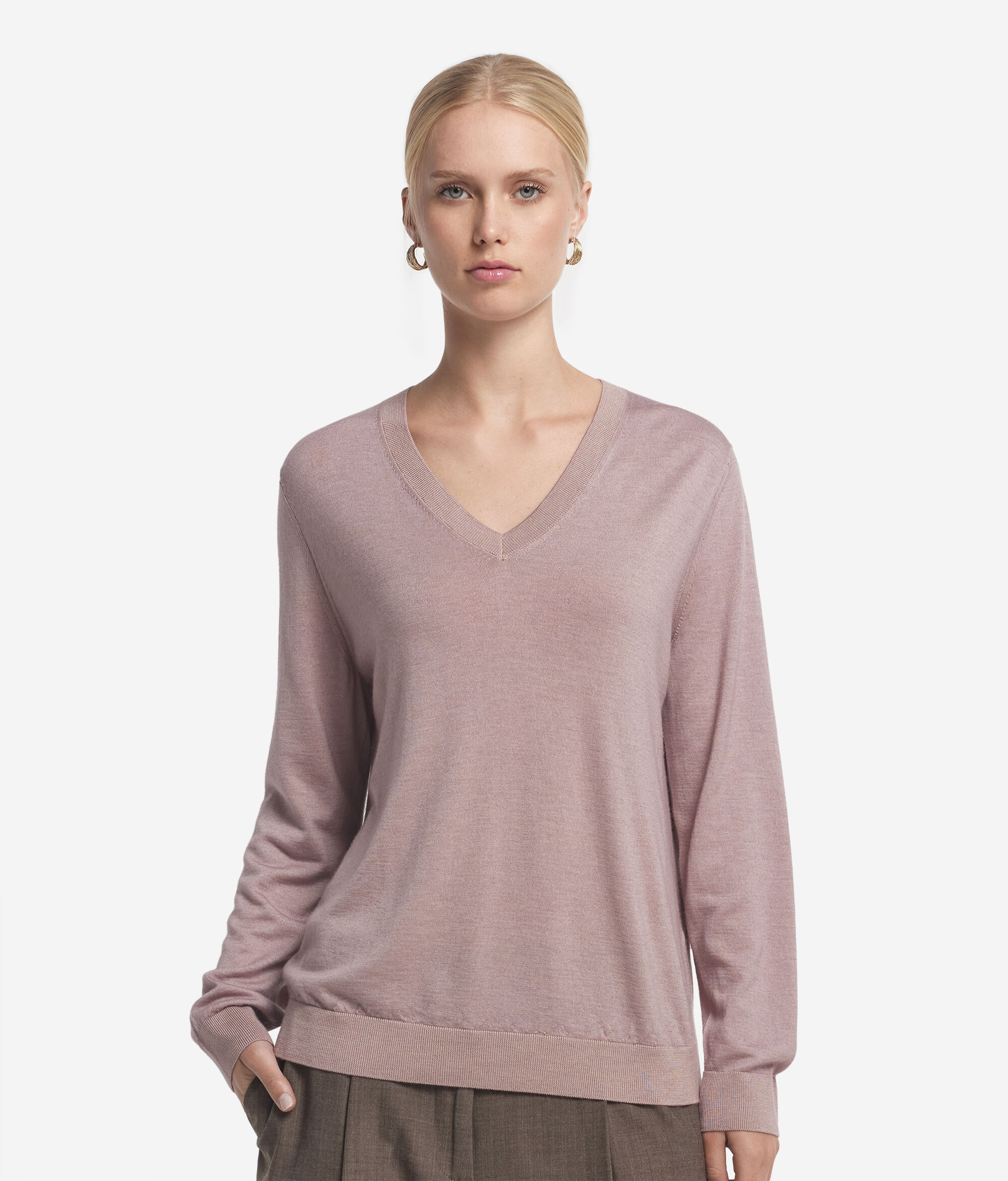 Jersey con cuello de pico de cashmere ultrafine