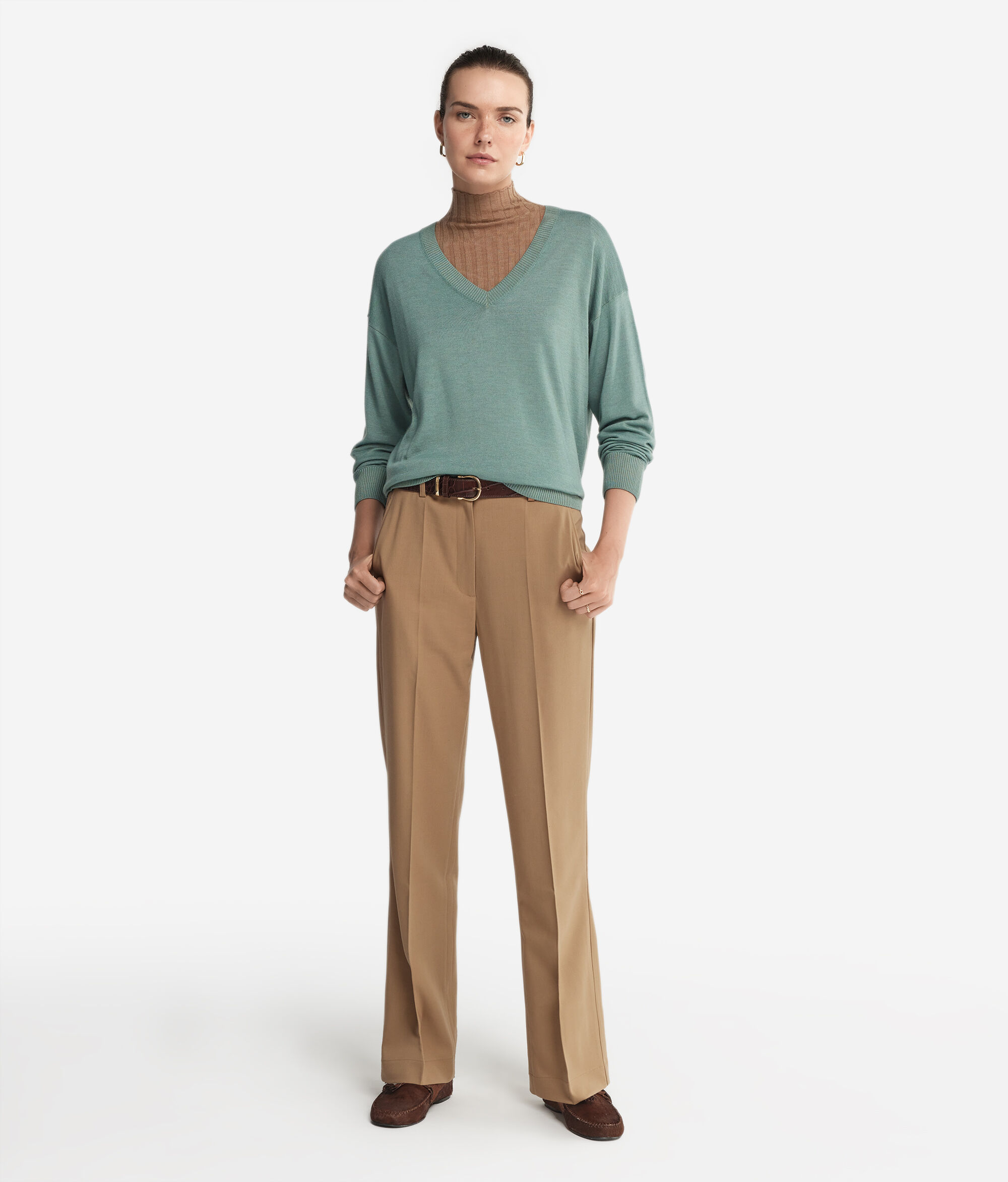 Camisola com Decote em V em Caxemira com Rachas