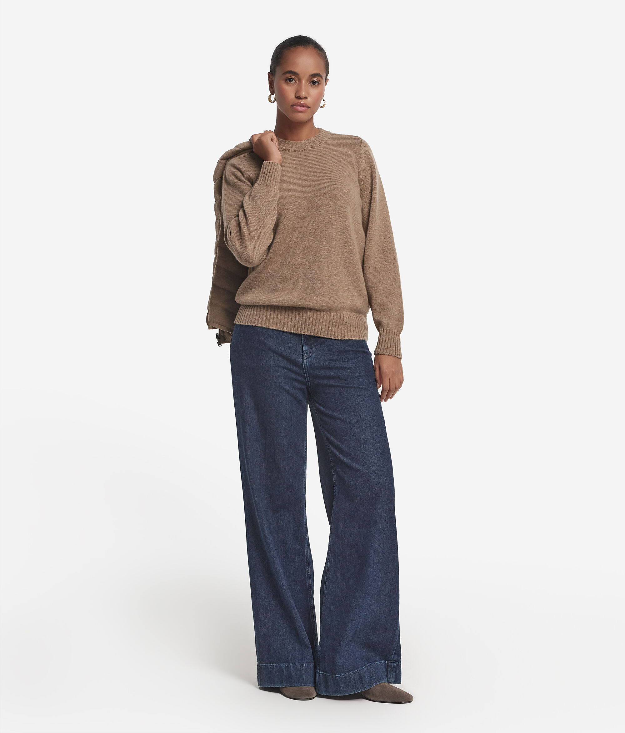 Ultrasoft Cashmere Crewneck Sweater with Set-in Sleeves