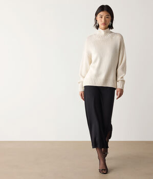 Pullover mit Trichterkragen aus Lam&eacute;-Kaschmirstrick