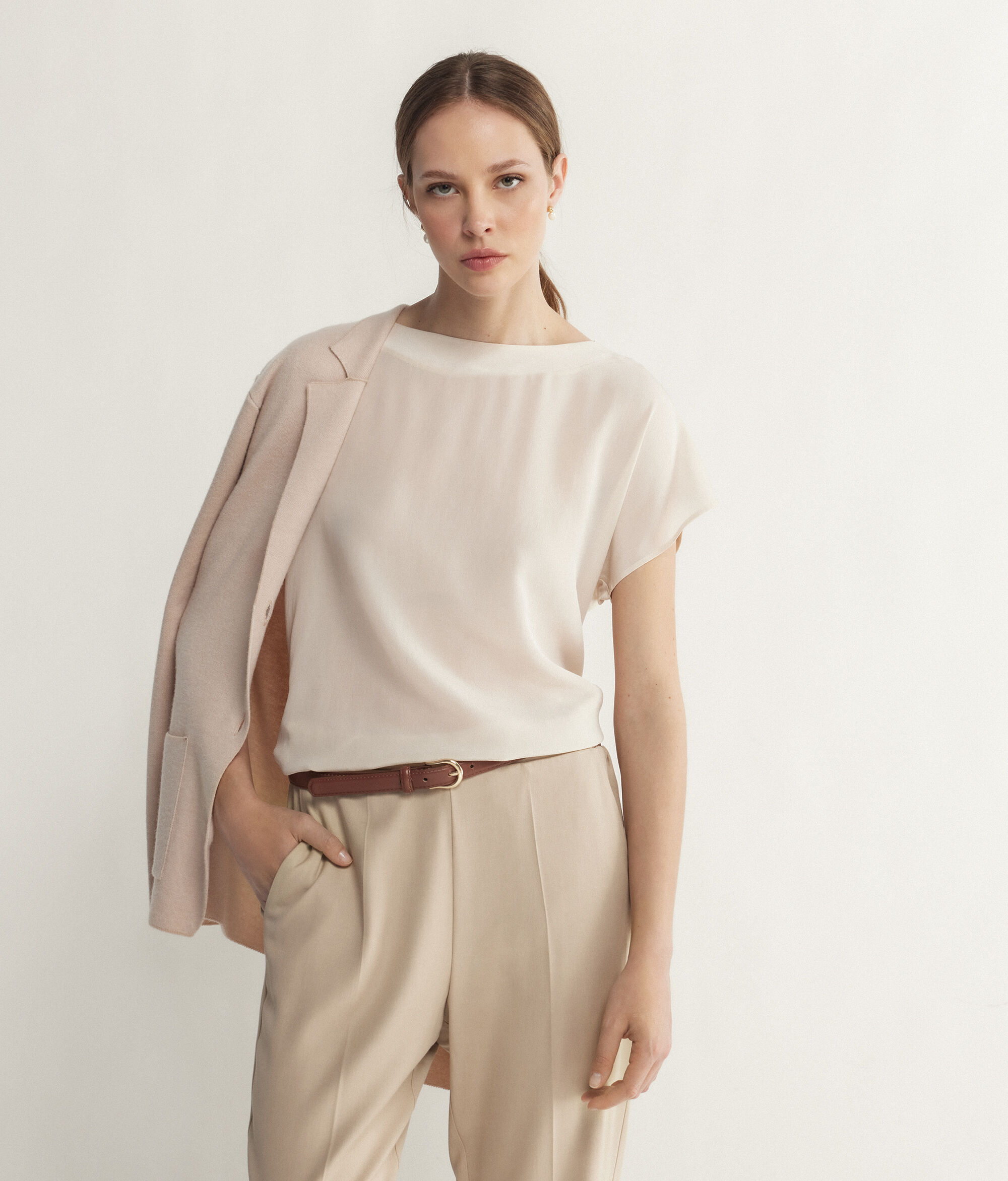 T-shirt Scollo Barchetta in Seta e Modal