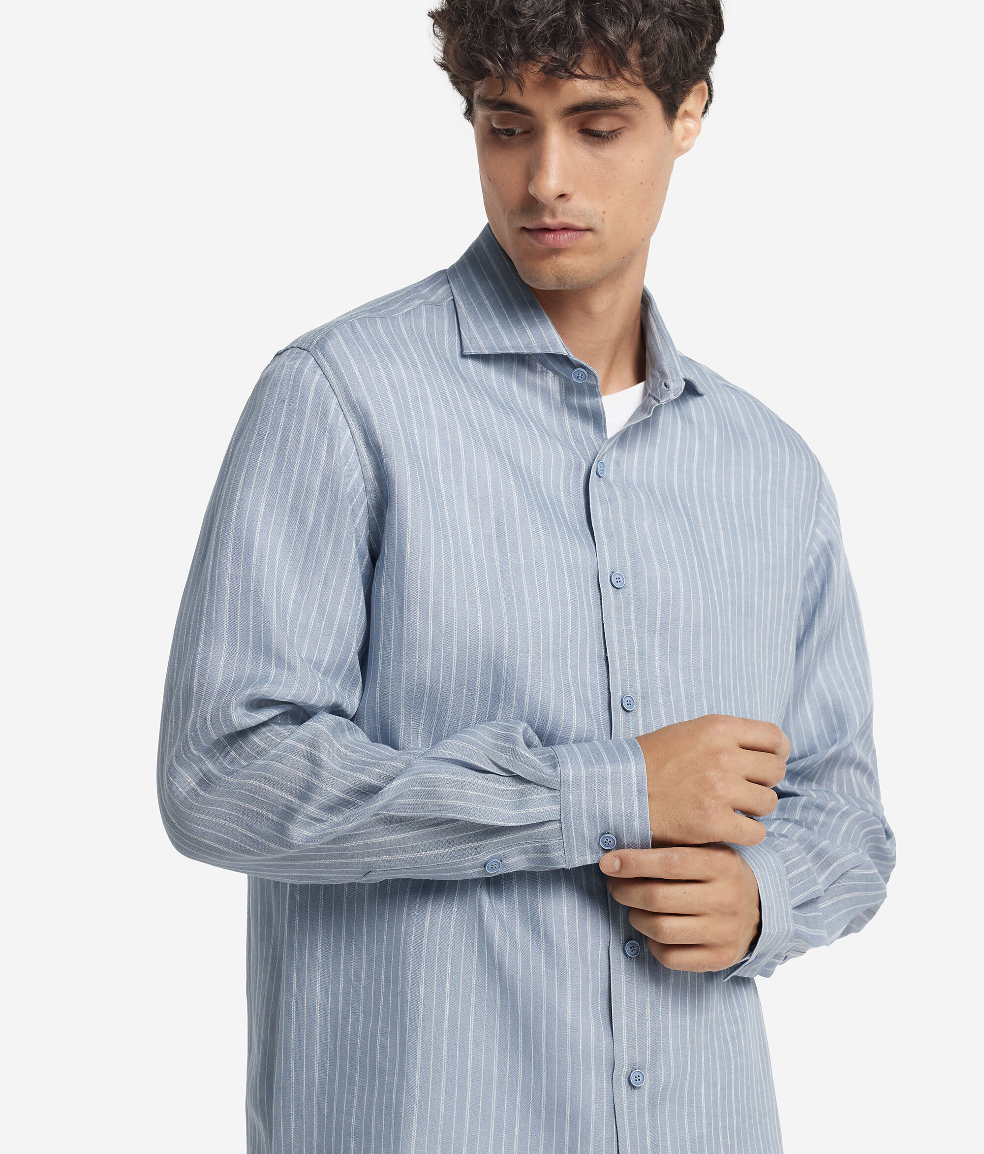 Chemise à fines rayures en lin