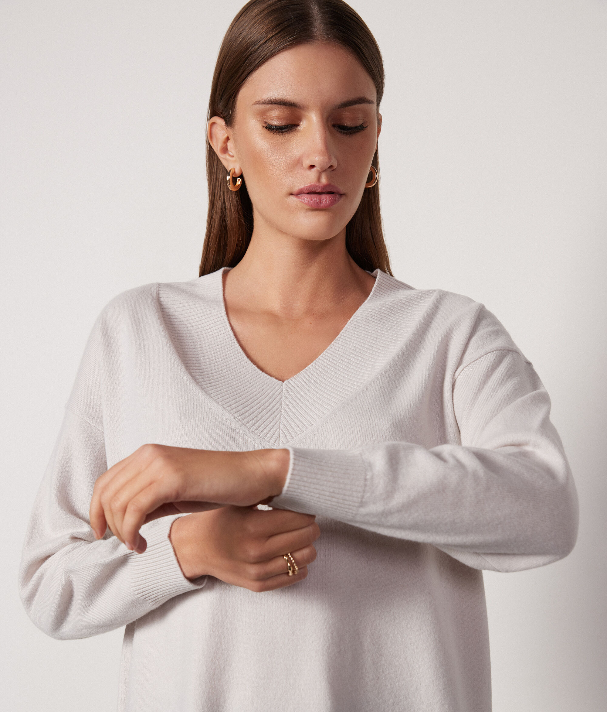 Ultrasoft Cashmere V-Neck Maxi-Jumper
