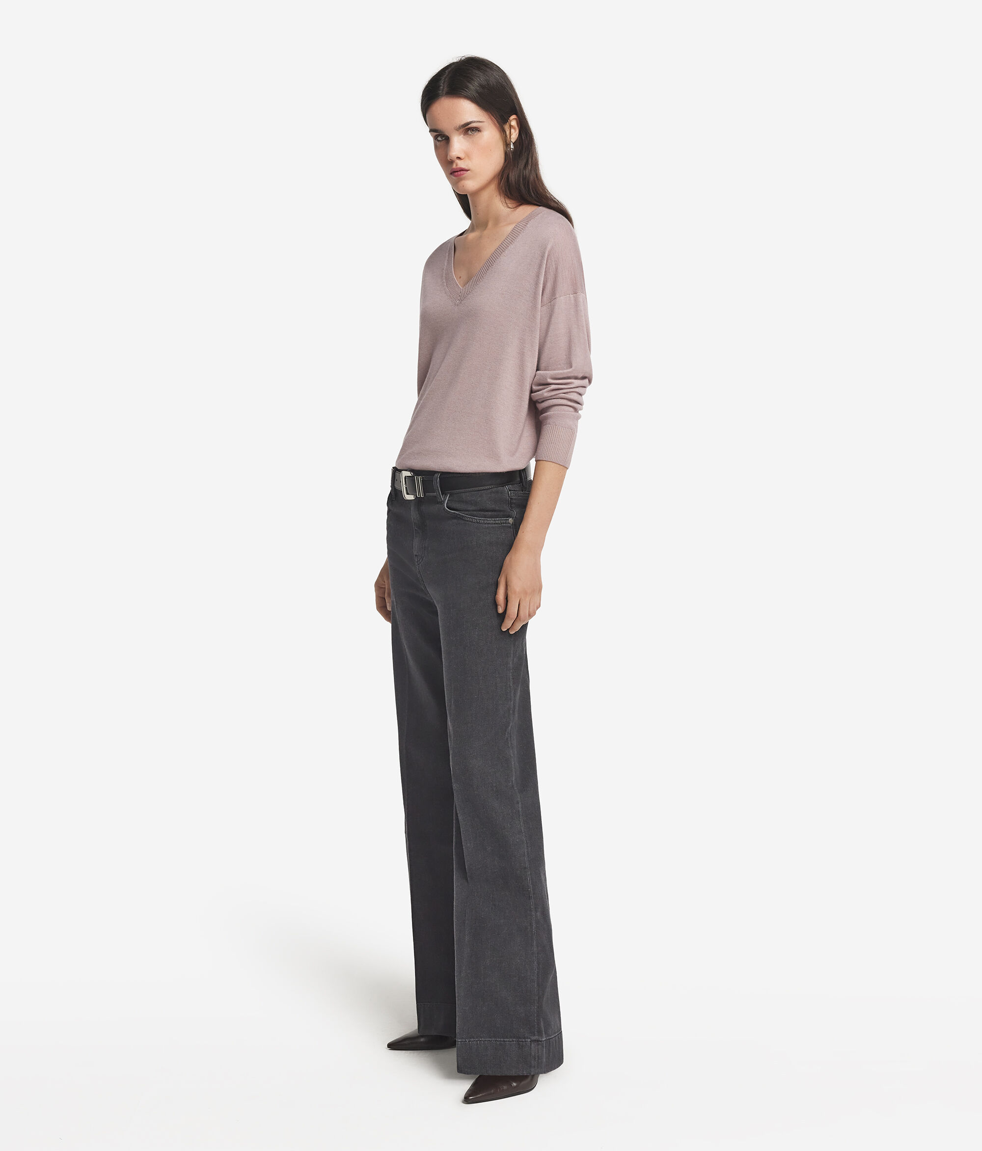 Μπλούζα με λαιμόκοψη V από cashmere με σκισίματα
