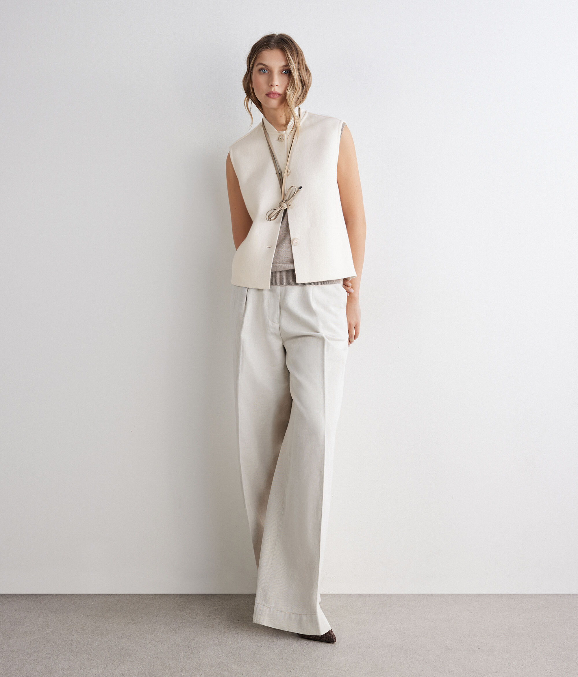 Gilet sans manches à boutons en cachemire ultra-doux