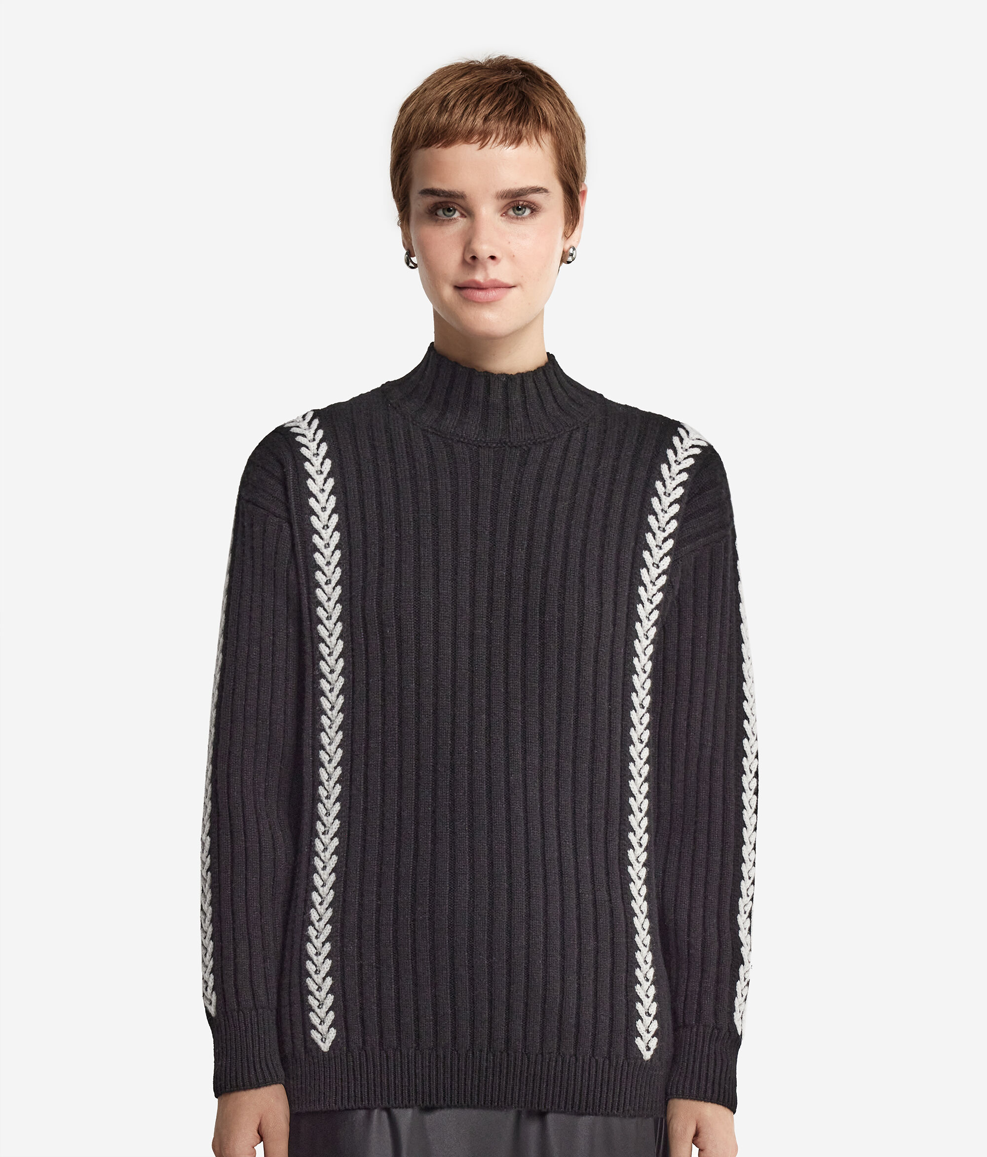 Maglia Lupetto Ricamata con Motivo a Coste in Cashmere Ultrasoft