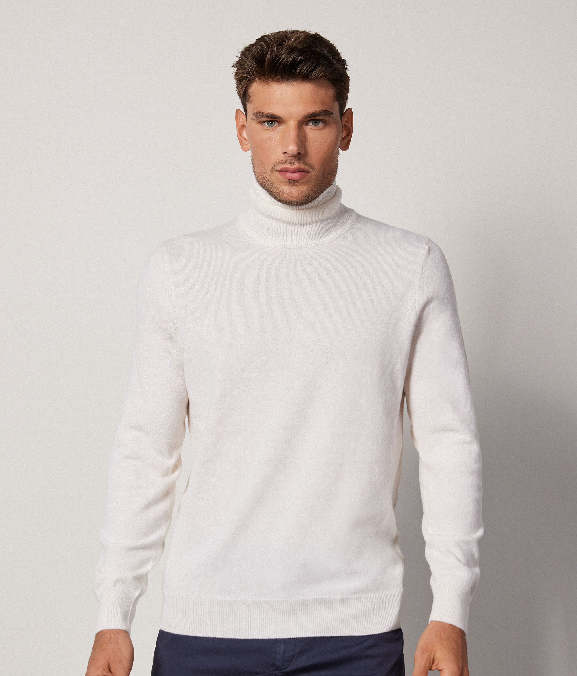 Ultrasoft Cashmere Turtleneck Sweater
