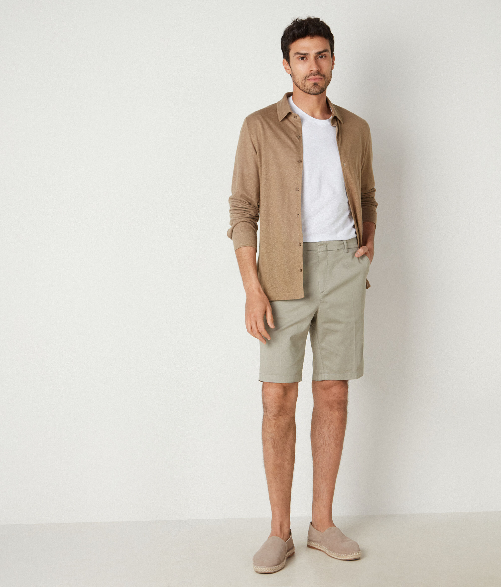 Kurze Chinohose aus Baumwolle