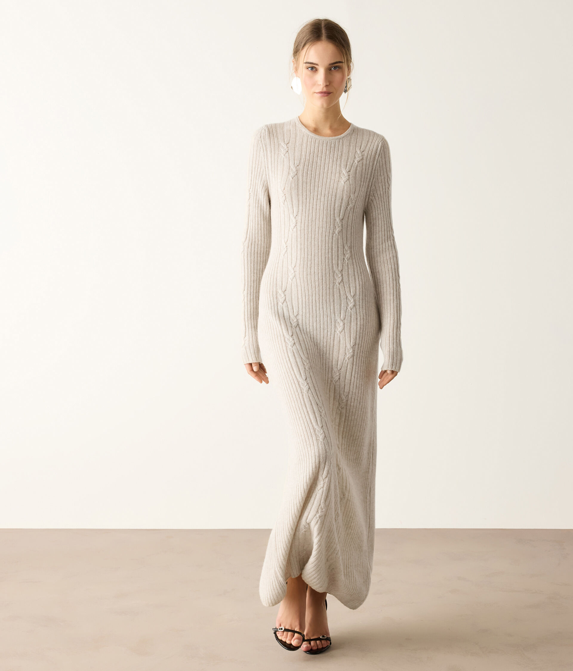 Abito a coste intrecciate in cashmere