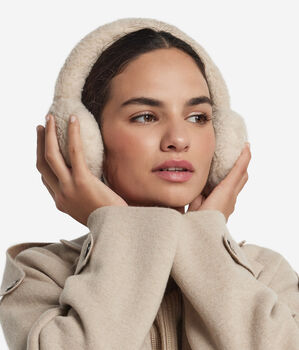 &Scaron;titnici za u&scaron;i s efektom krzna od ka&scaron;mira