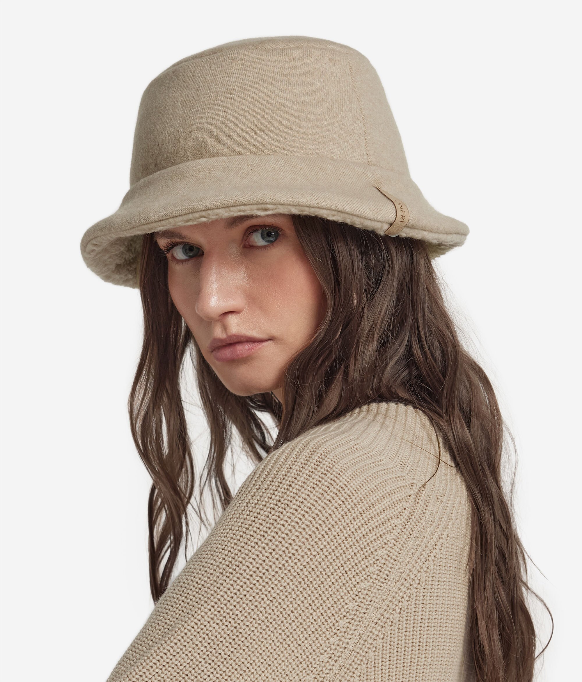 Reversible cashmere bucket hat