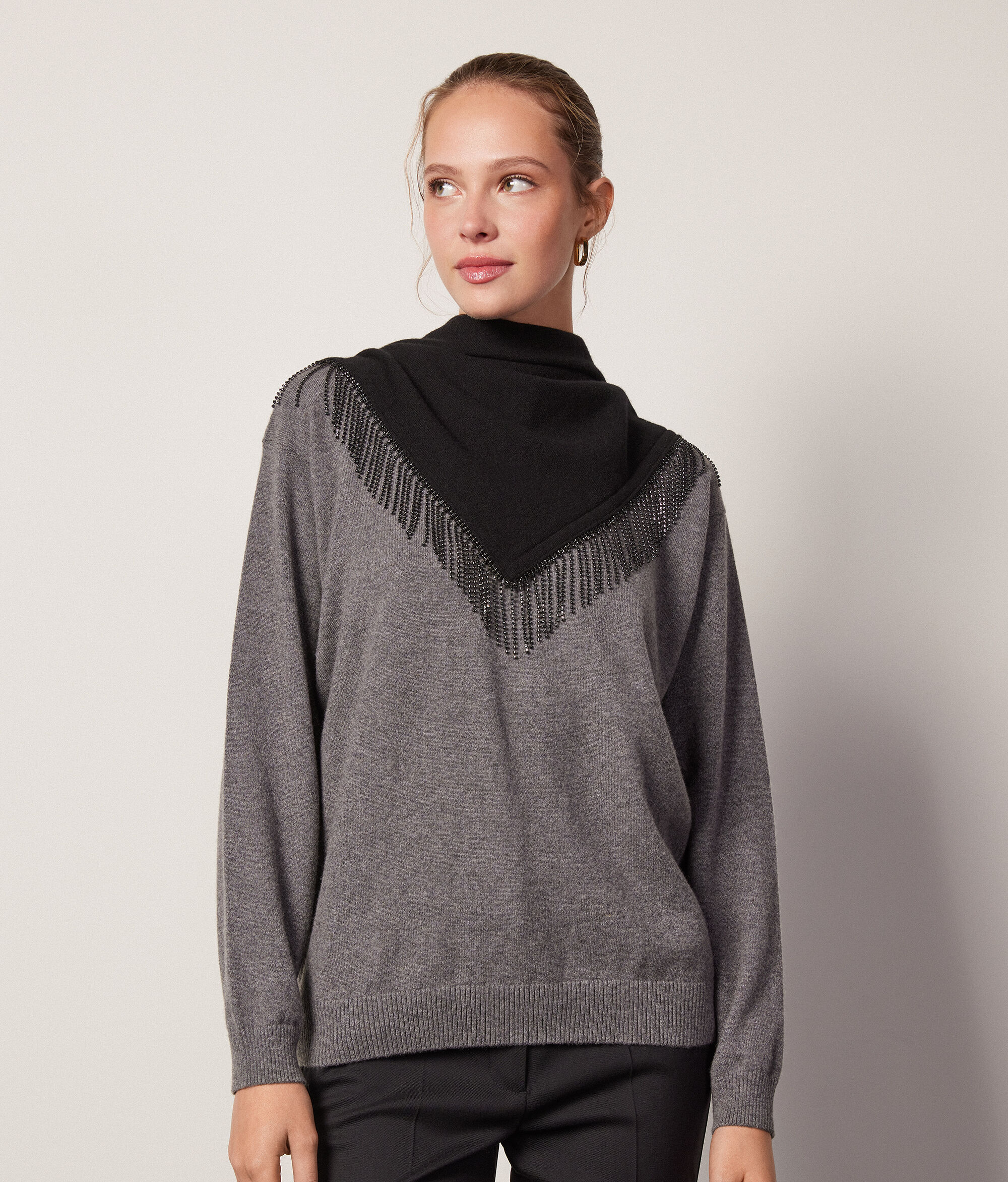 Шарф-бандана из ультрамягкого кашемира со стразами