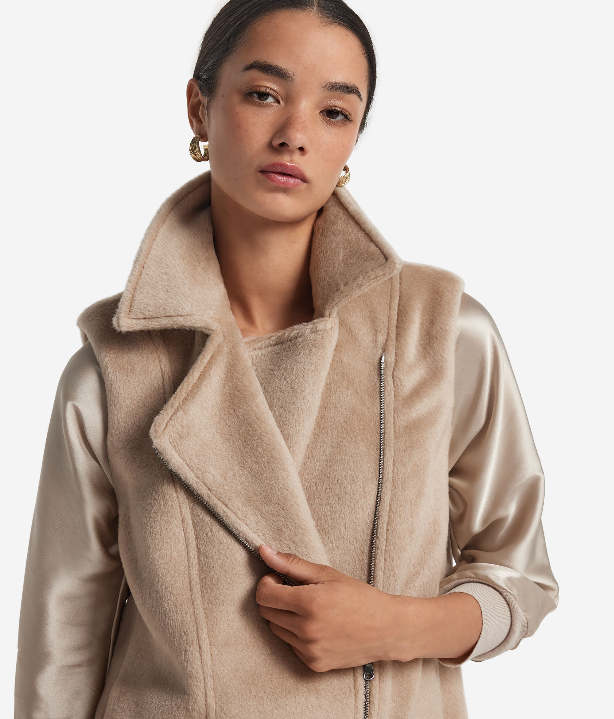 Жилет из шерсти альпака