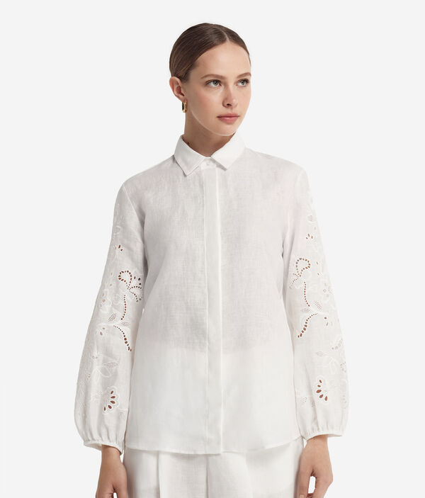 Рубашка изо льна с вышивкой