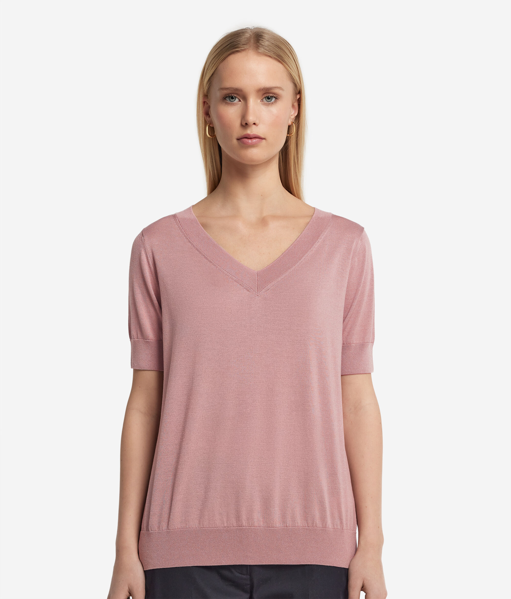 Camiseta con cuello de pico y manga corta en seda y algodón