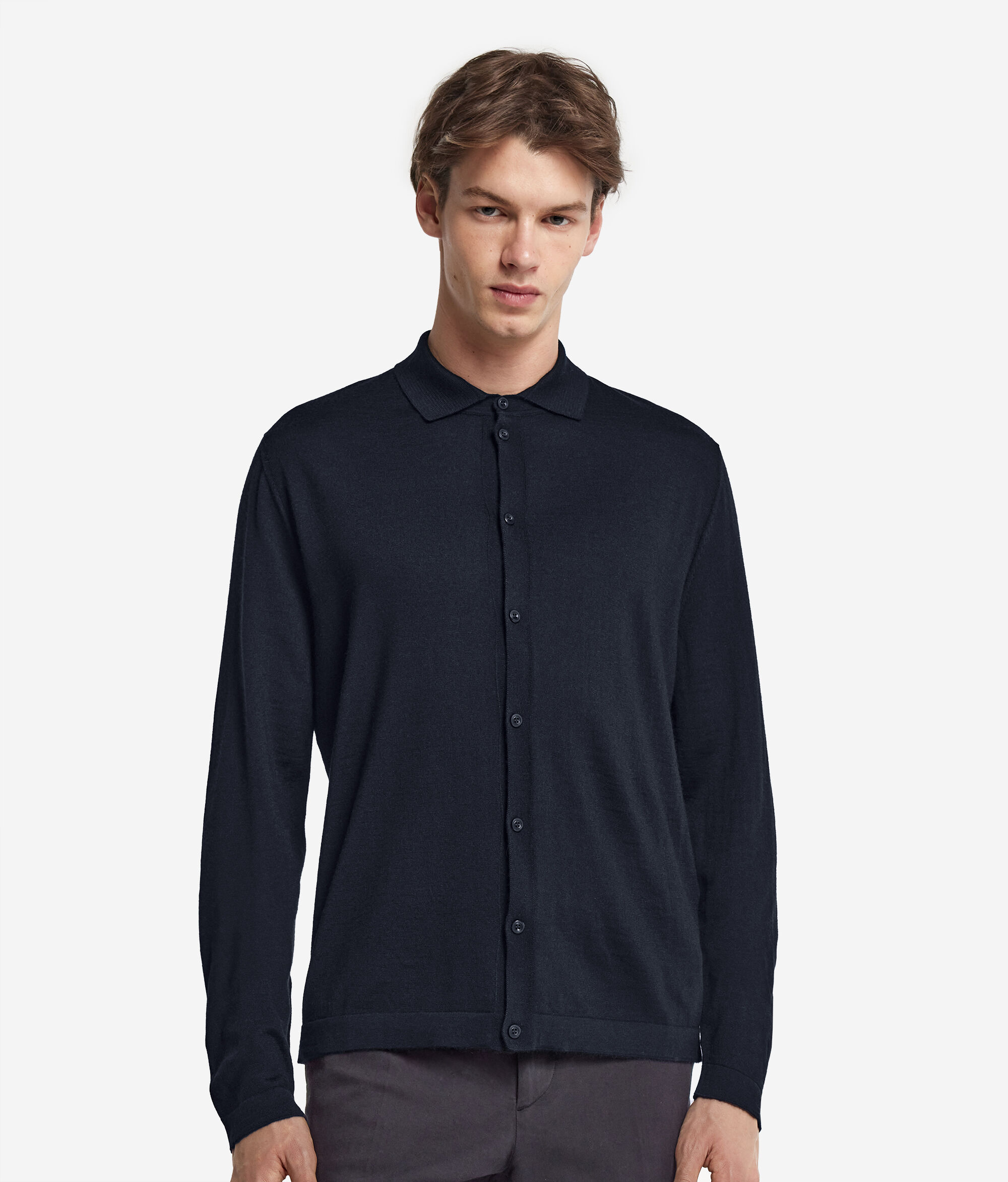 Chemise en maille de cachemire ultra-fin