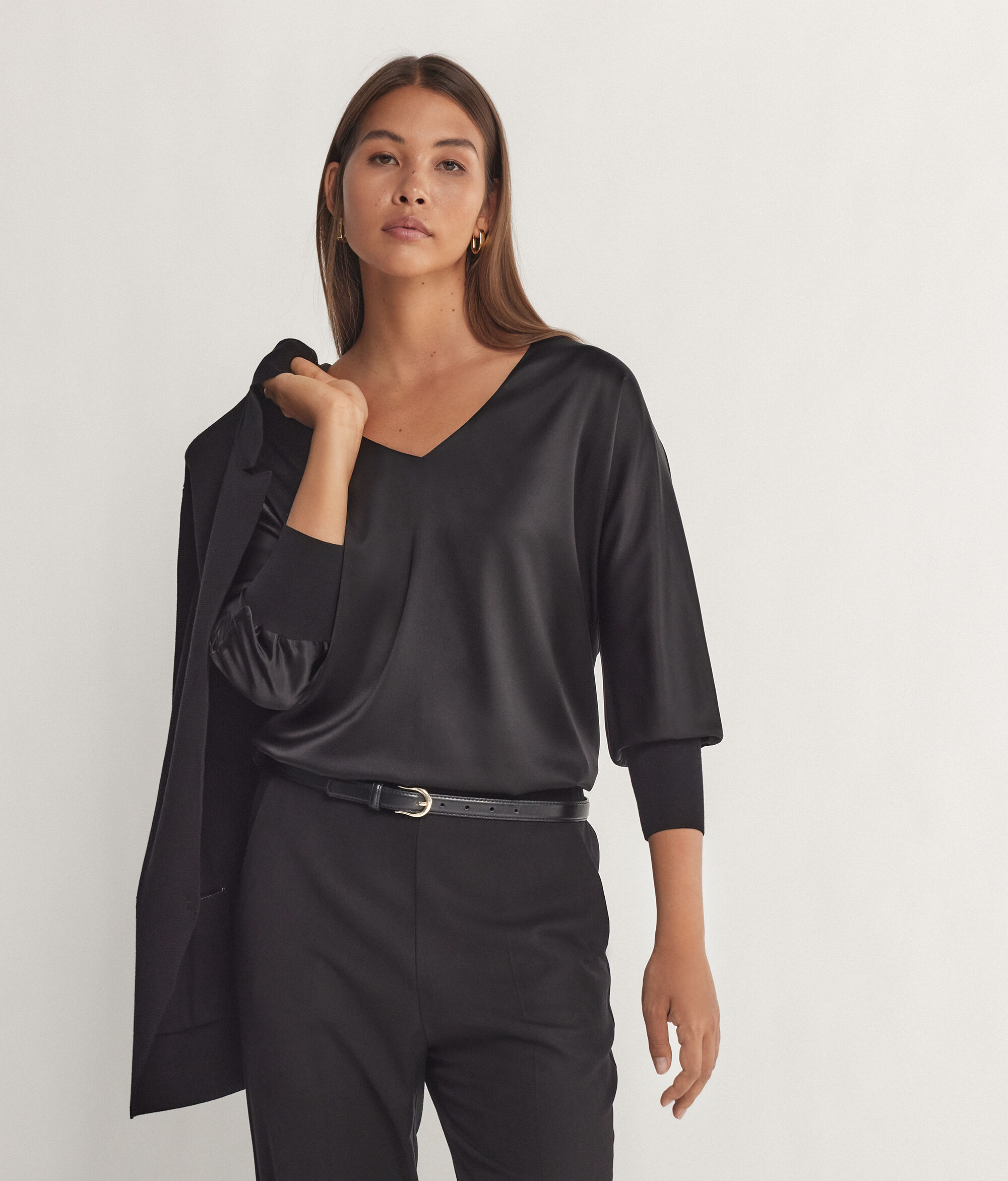 Seidenbluse mit V-Ausschnitt