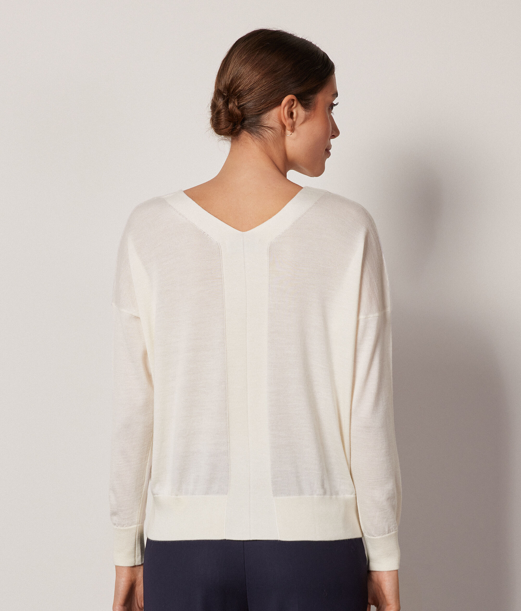 Sweter z Dekoltem w Serek z Kaszmiru Ultrafine