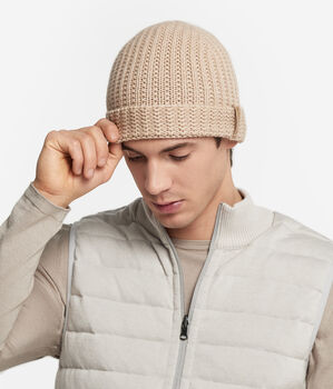 Gorro con fantasía de canalé en cashmere