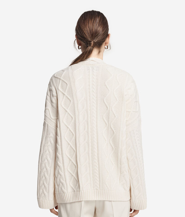 Накидка из ультрамягкого кашемира с косами