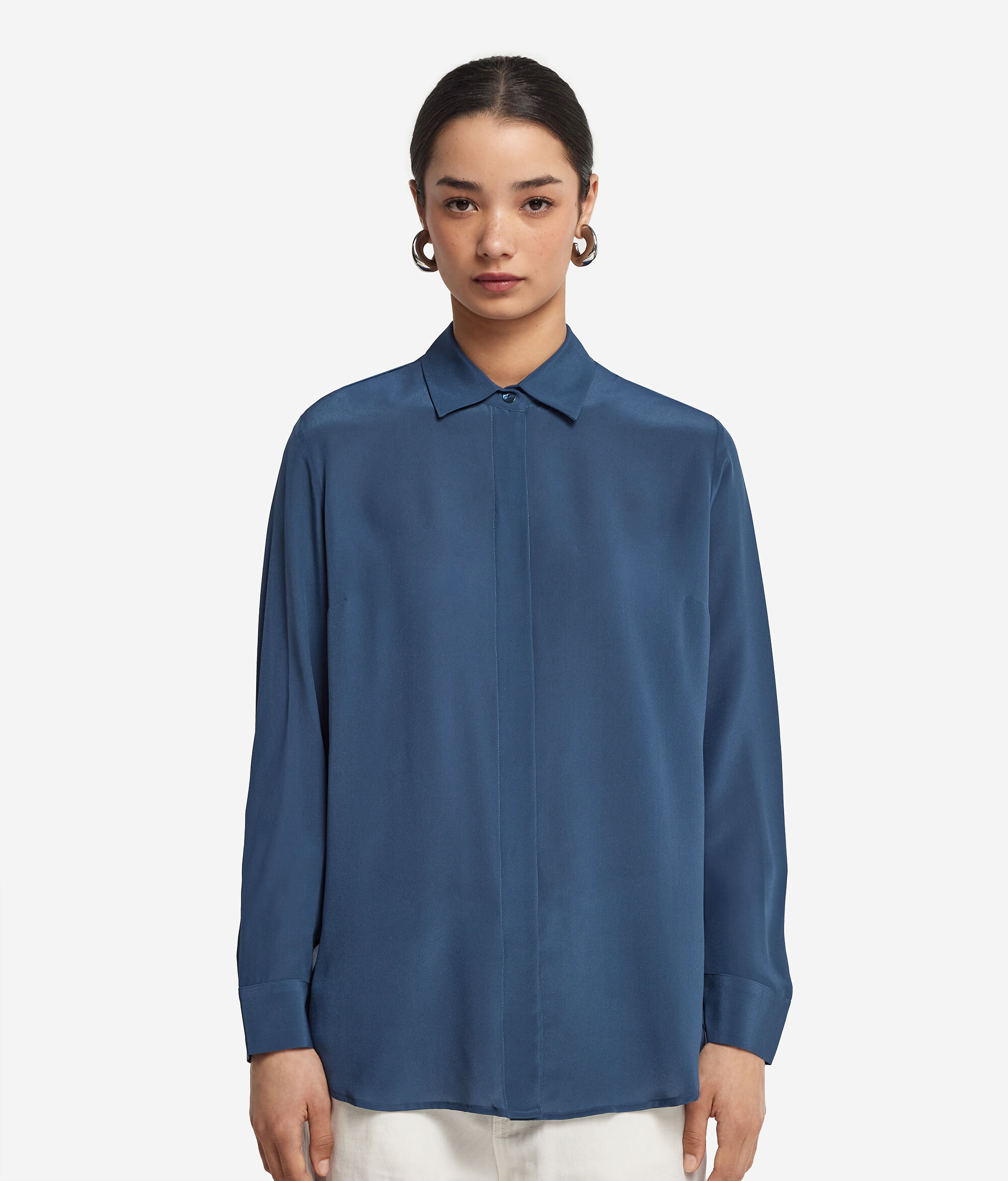 Camisa con cuello de seda