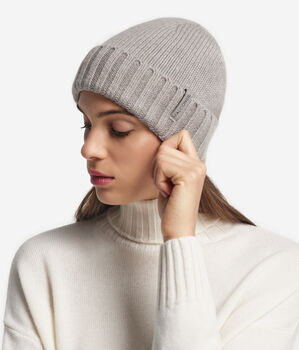 Шапка из ультрамягкого кашемира
