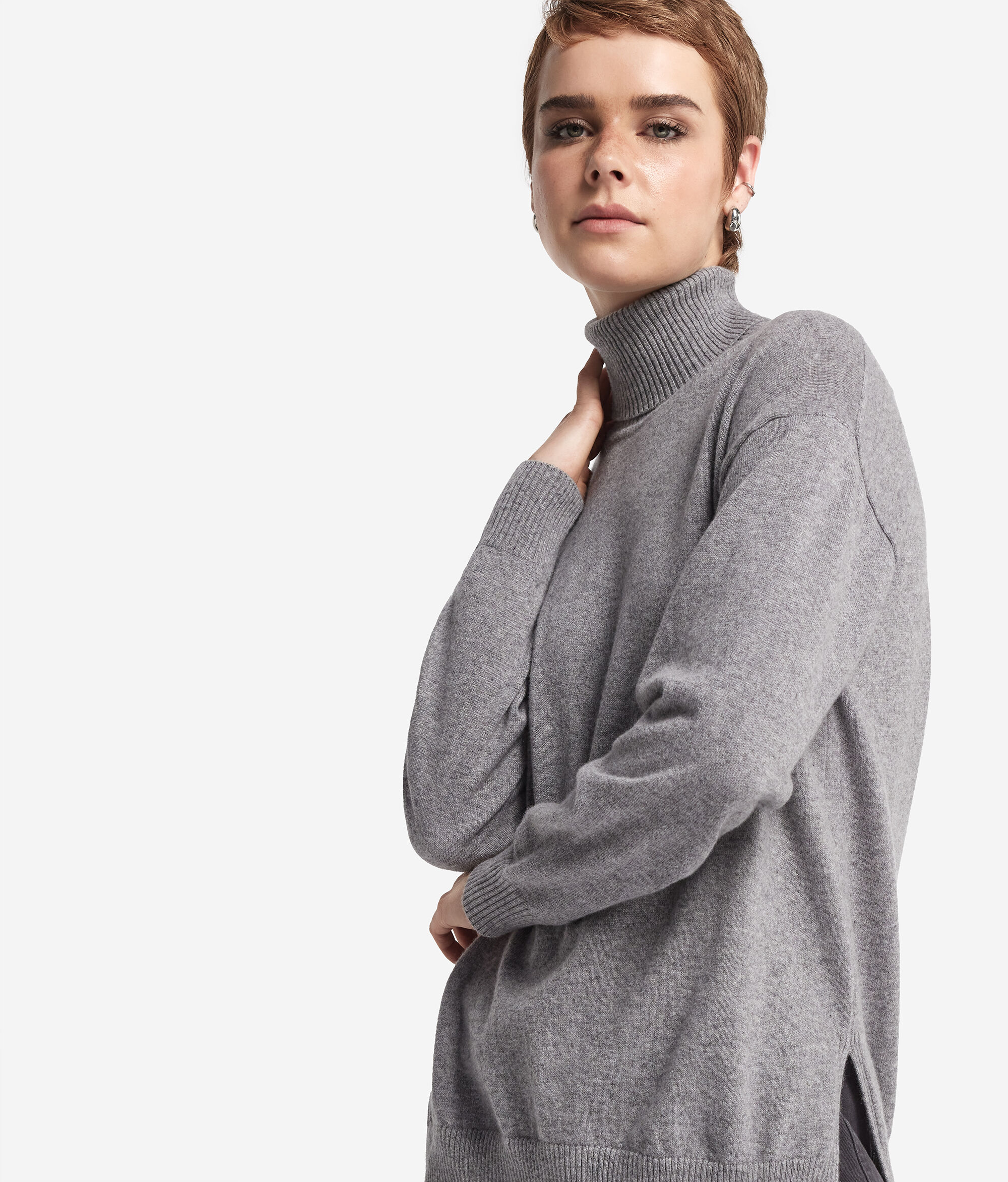 Camisola de Gola Alta em Ultrasoft Cashmere com Rachas