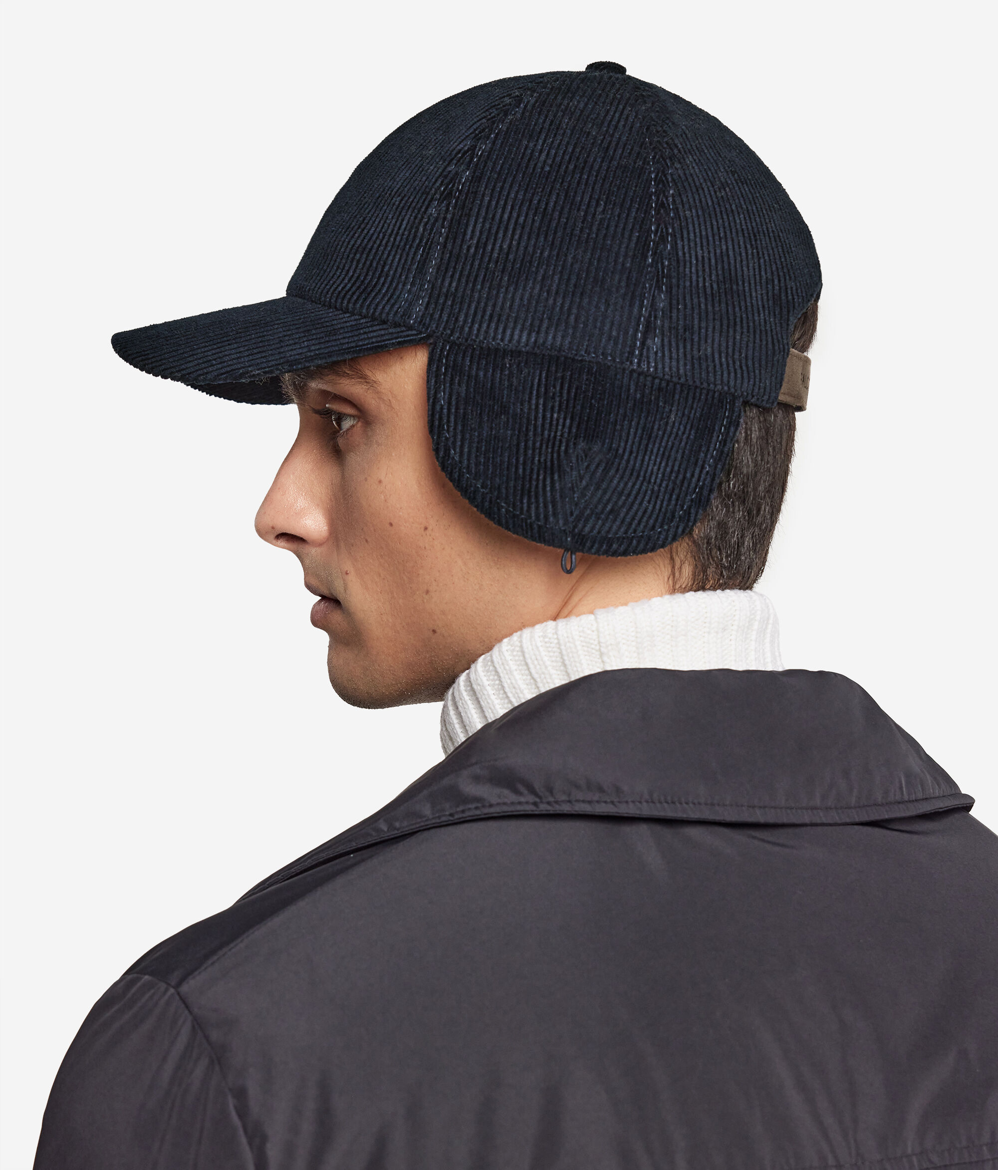 Бейсболка из велюра