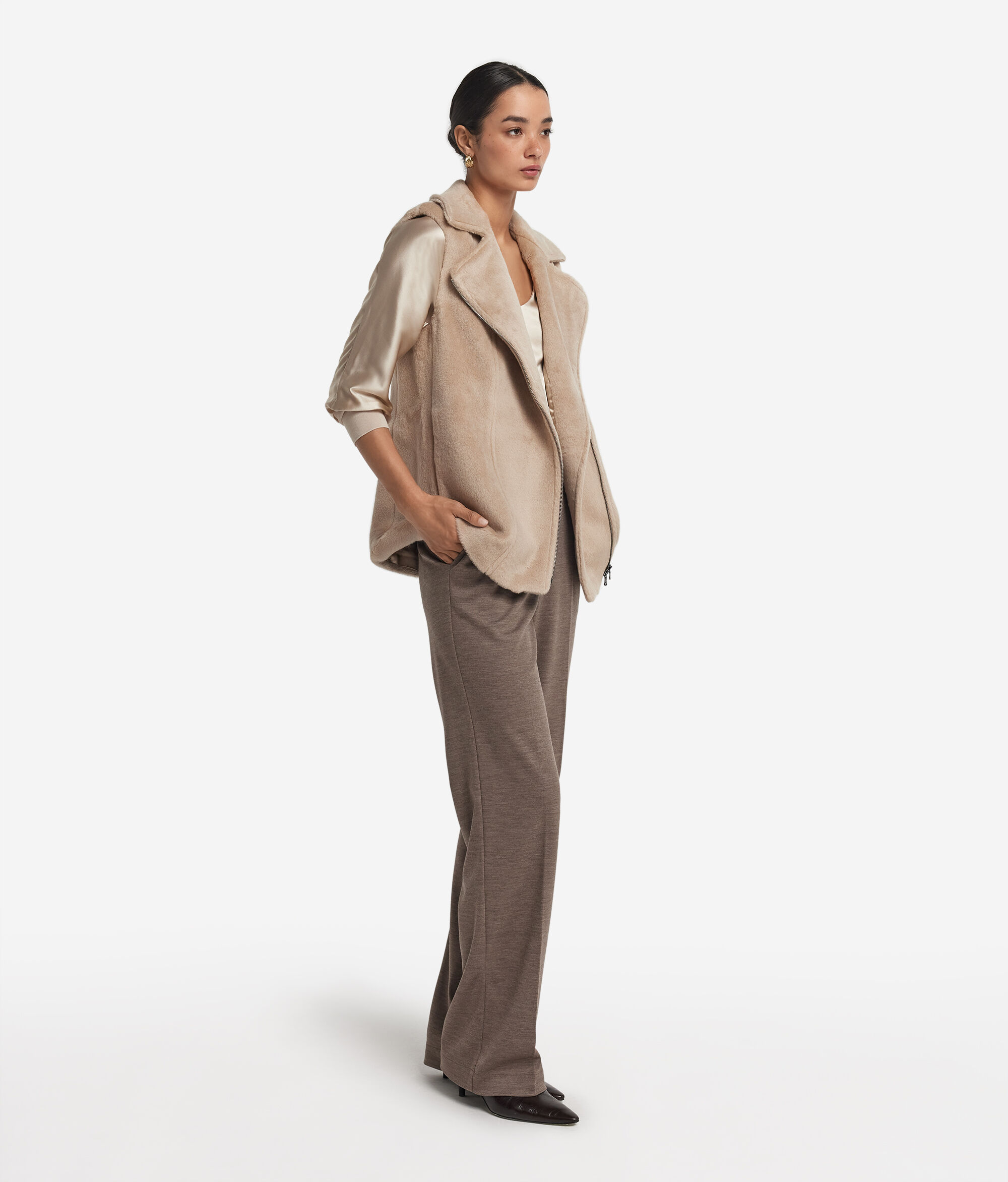 Αμάνικο biker τζάκετ με εφέ teddy