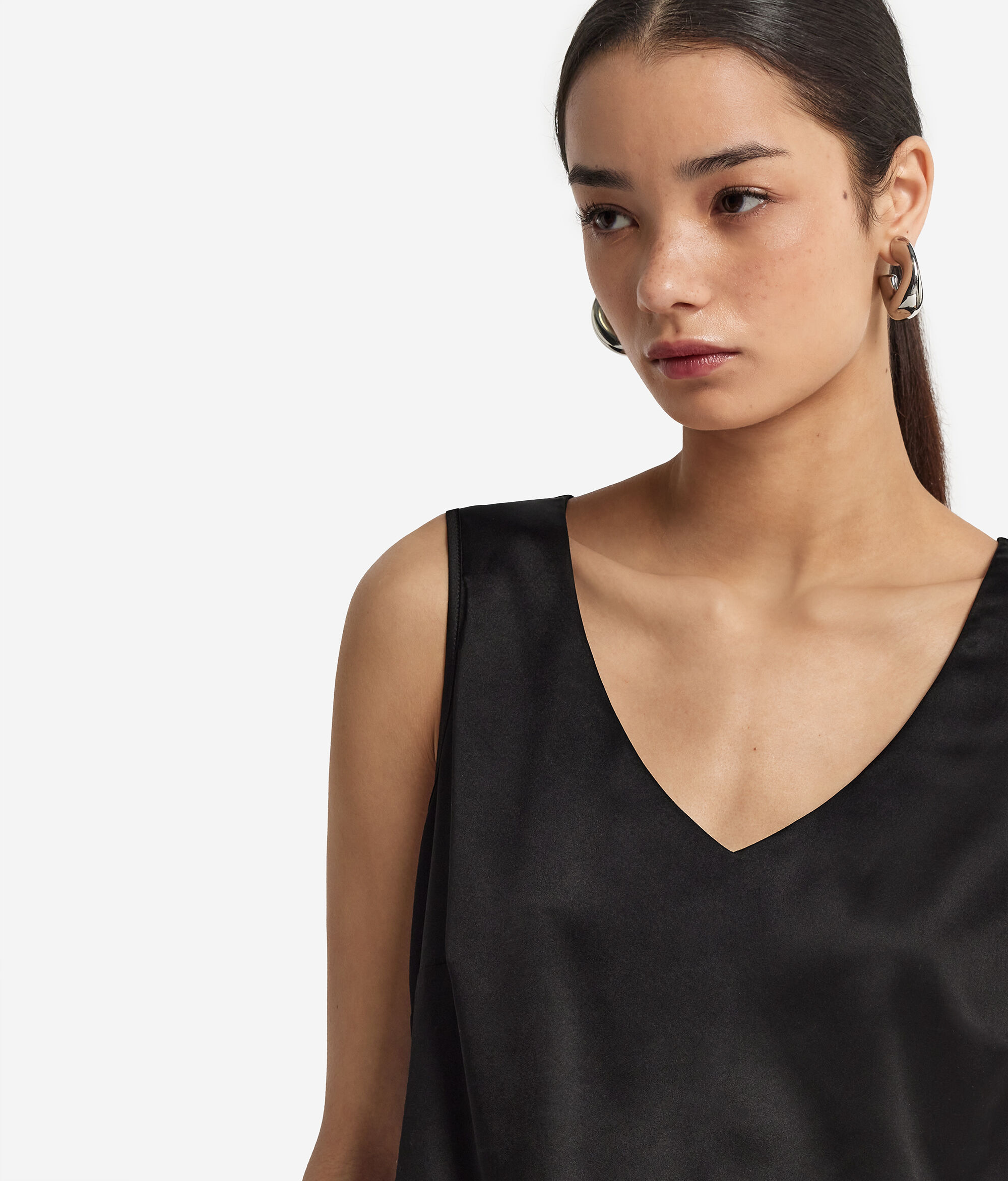 Топ из атласного шелка