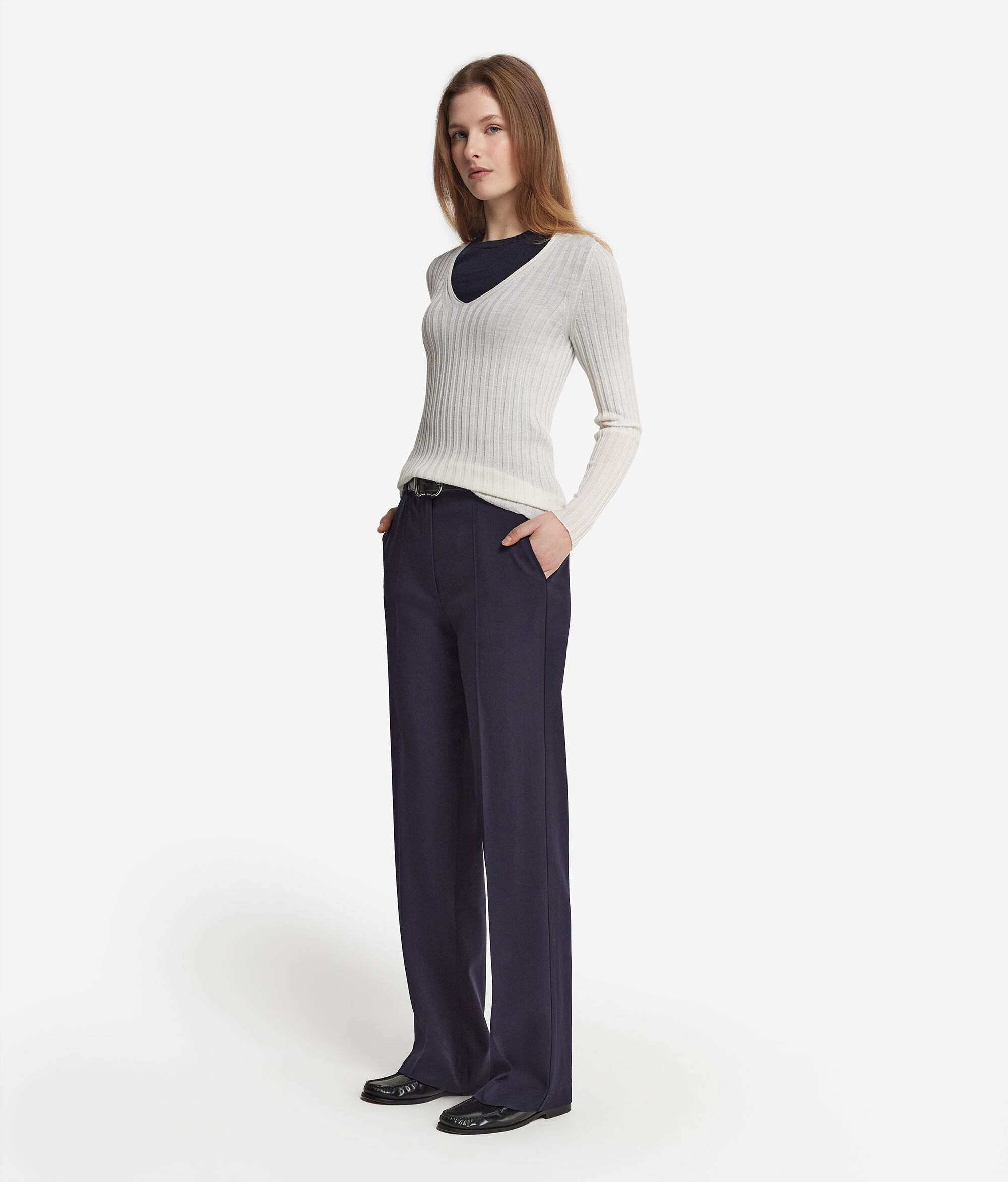 Camisola com Decote em V em Ultrafine Cashmere canelada
