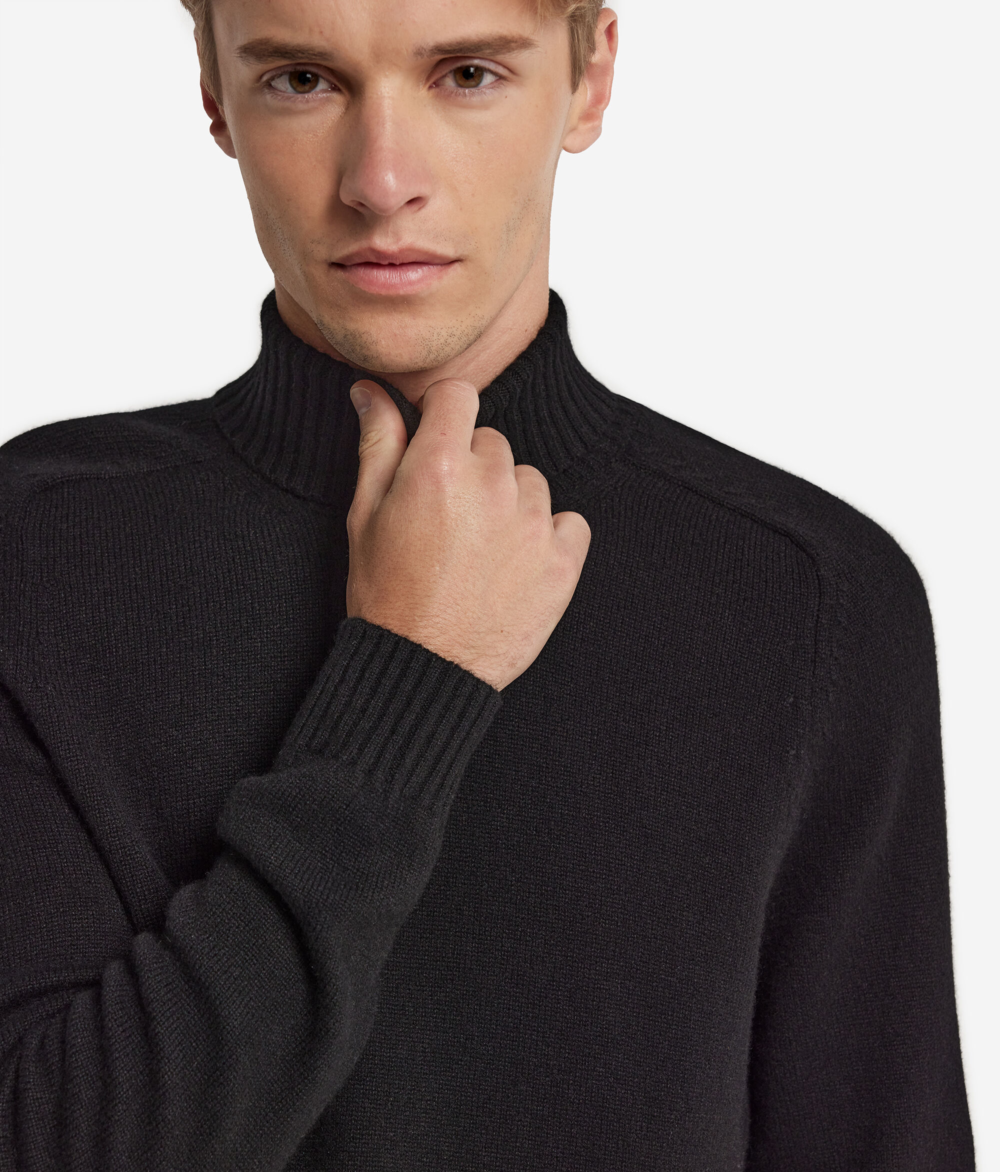 Camisola de Gola Alta em Ultrasoft Cashmere