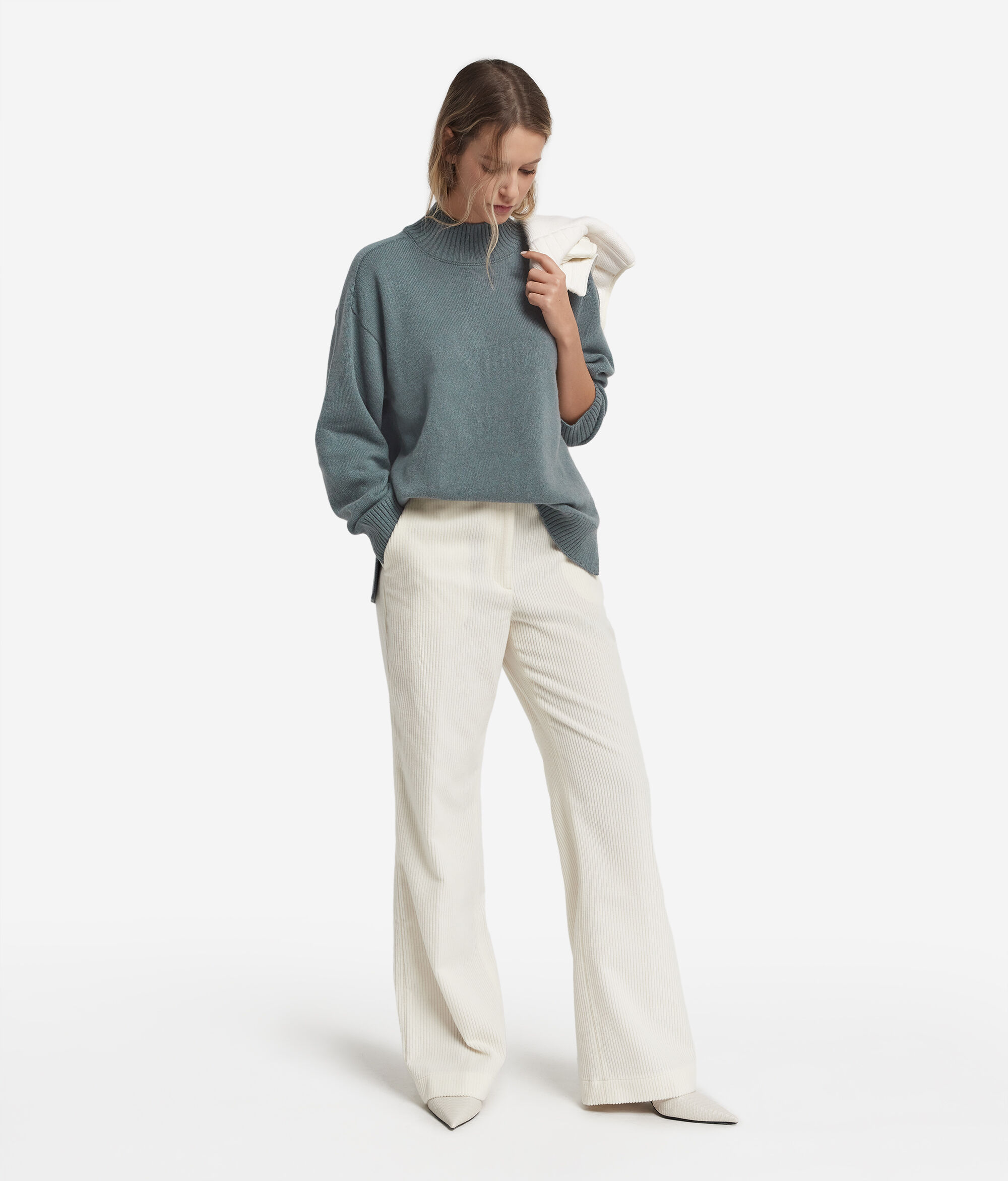Ultrasoft Cashmere Turtleneck with Set-In Sleeves