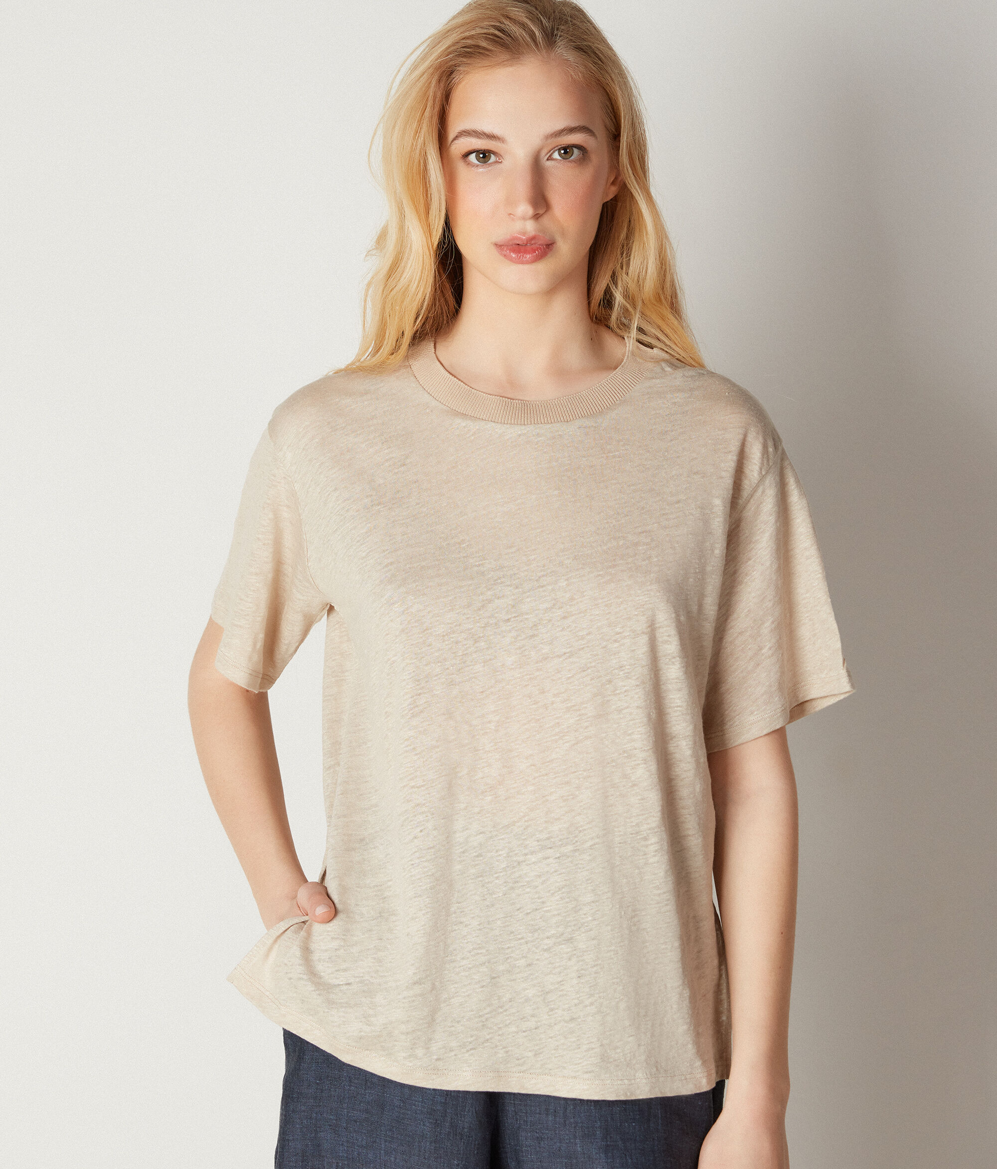 Crew-Neck Linen T-shirt with Knitted Trim