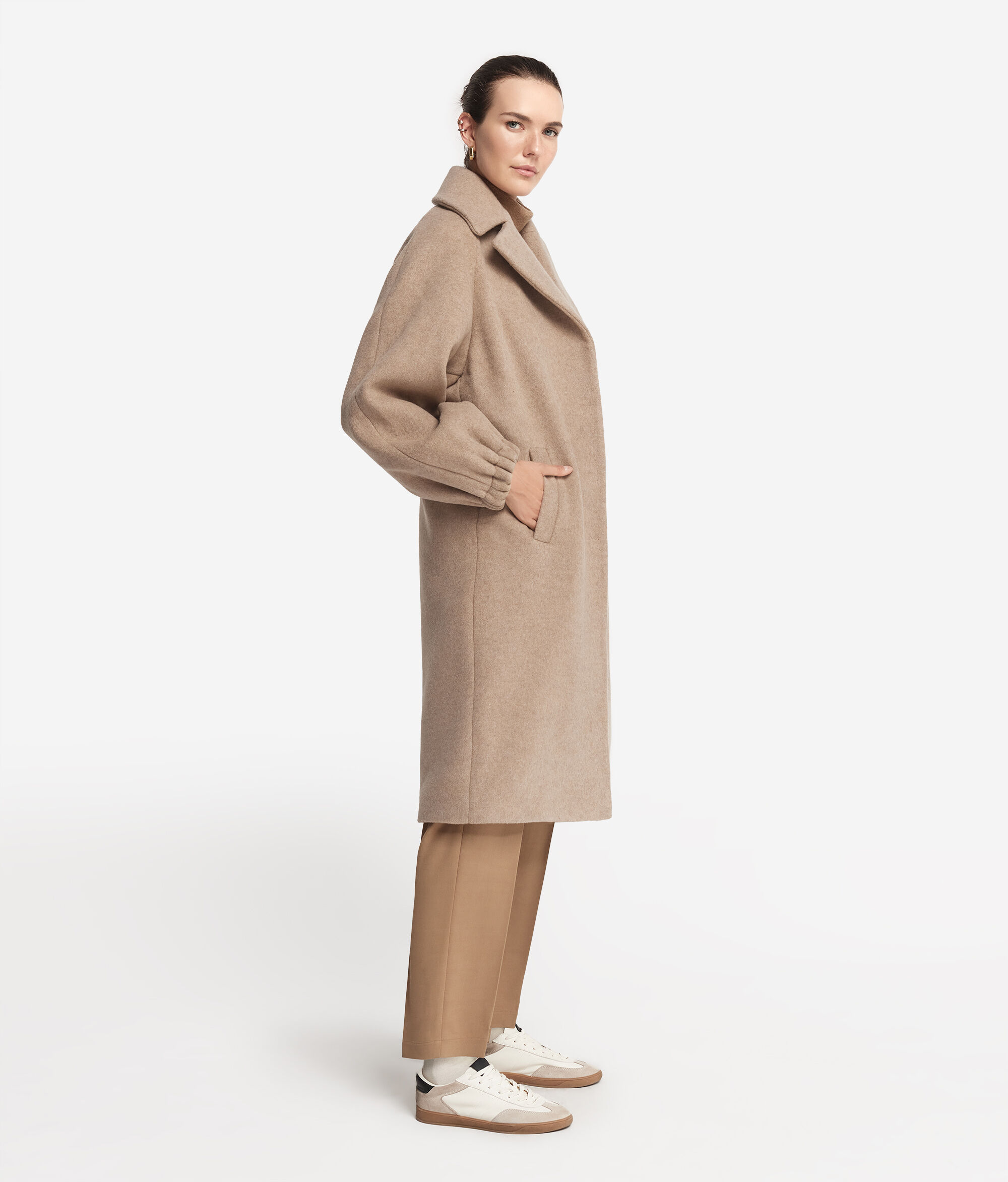 Cashmere Coat with Ruffled Sleeves