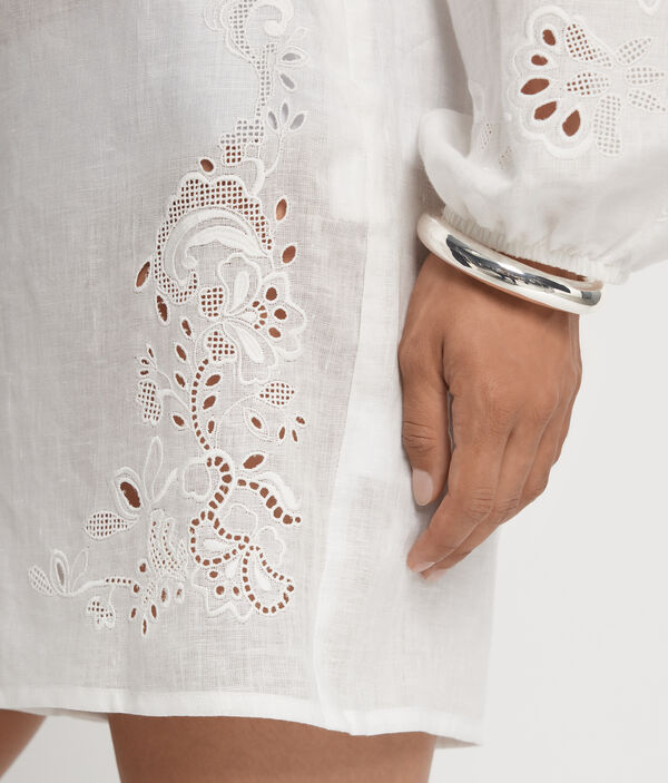 Шорты изо льна с вышивкой