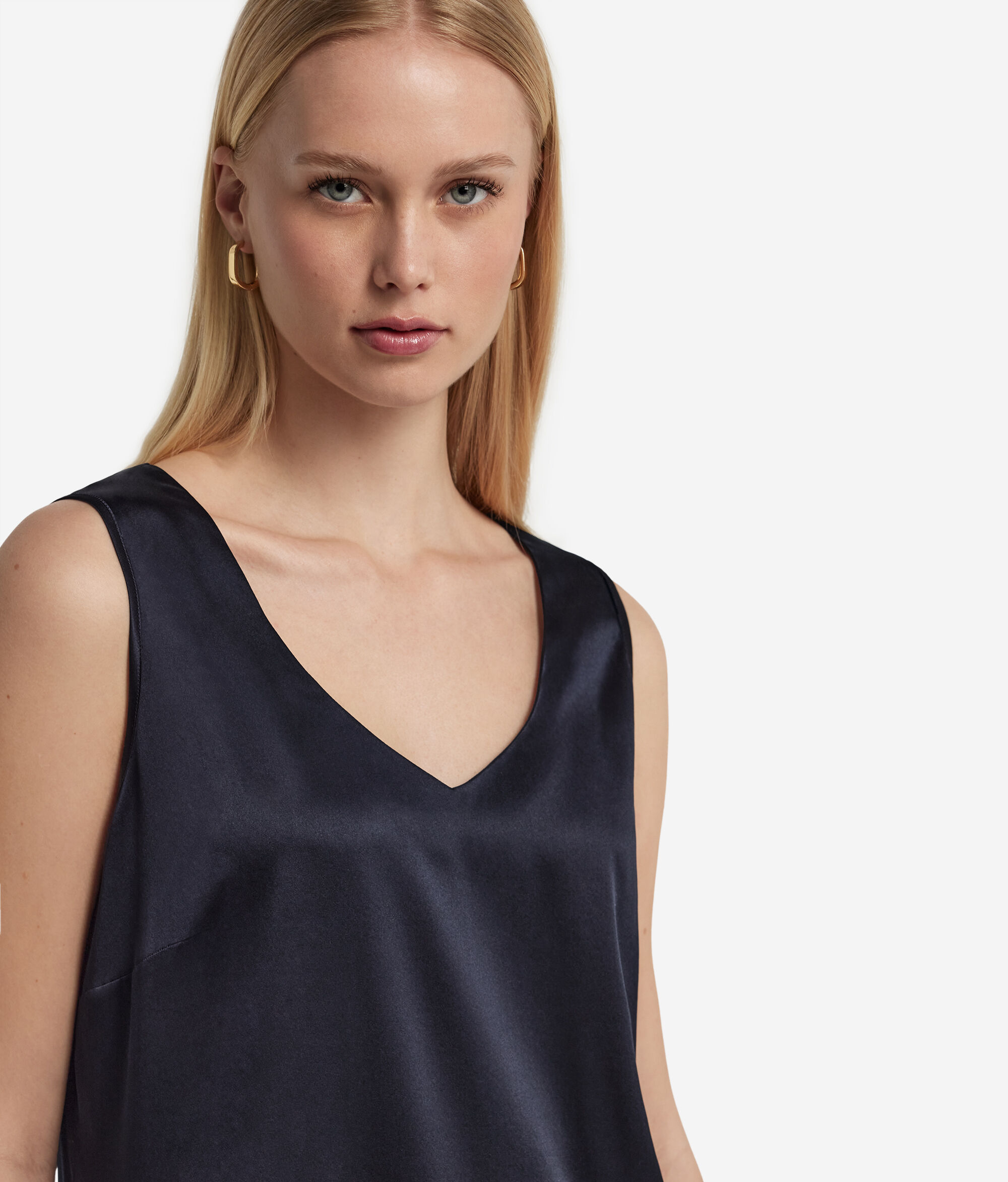 Топ из атласного шелка