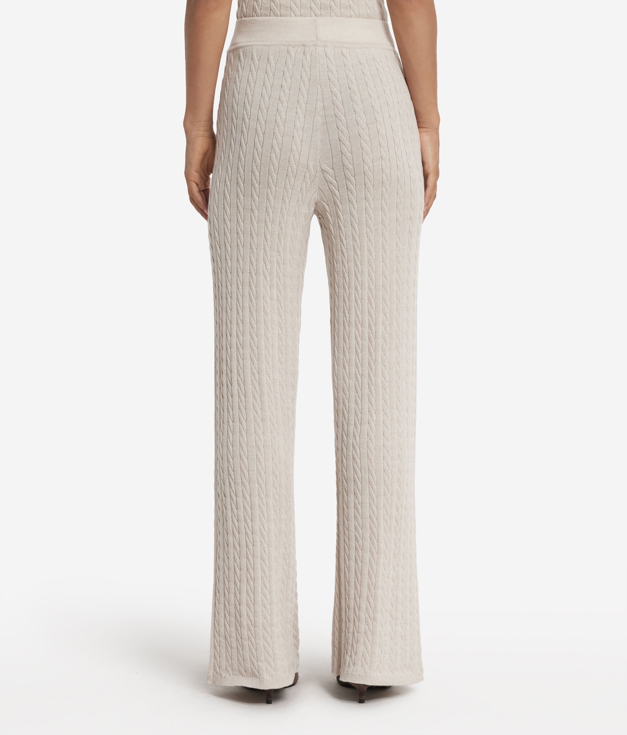 Weite Wollhose mit Zopfmuster