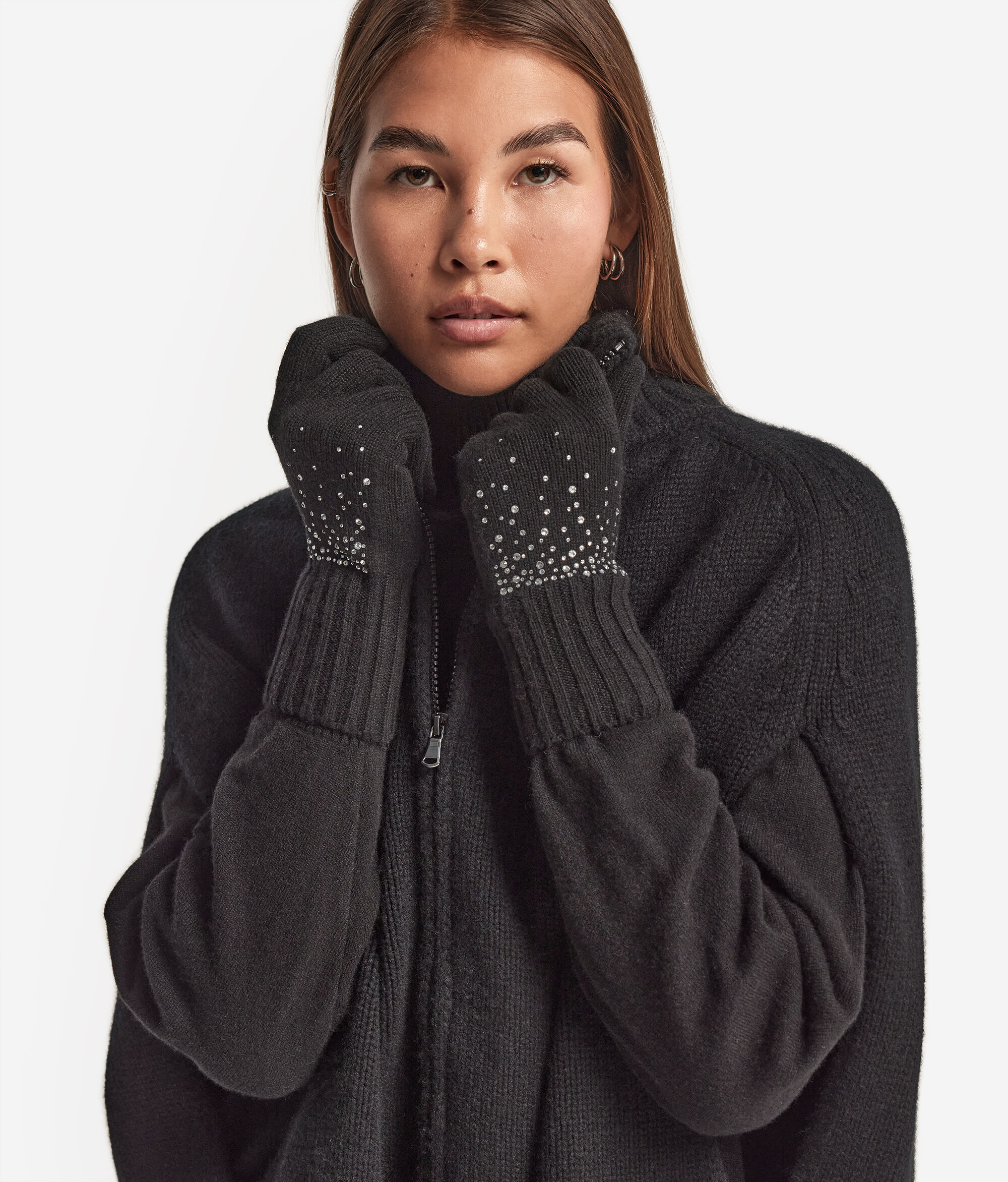 Перчатки из кашемира со стразами