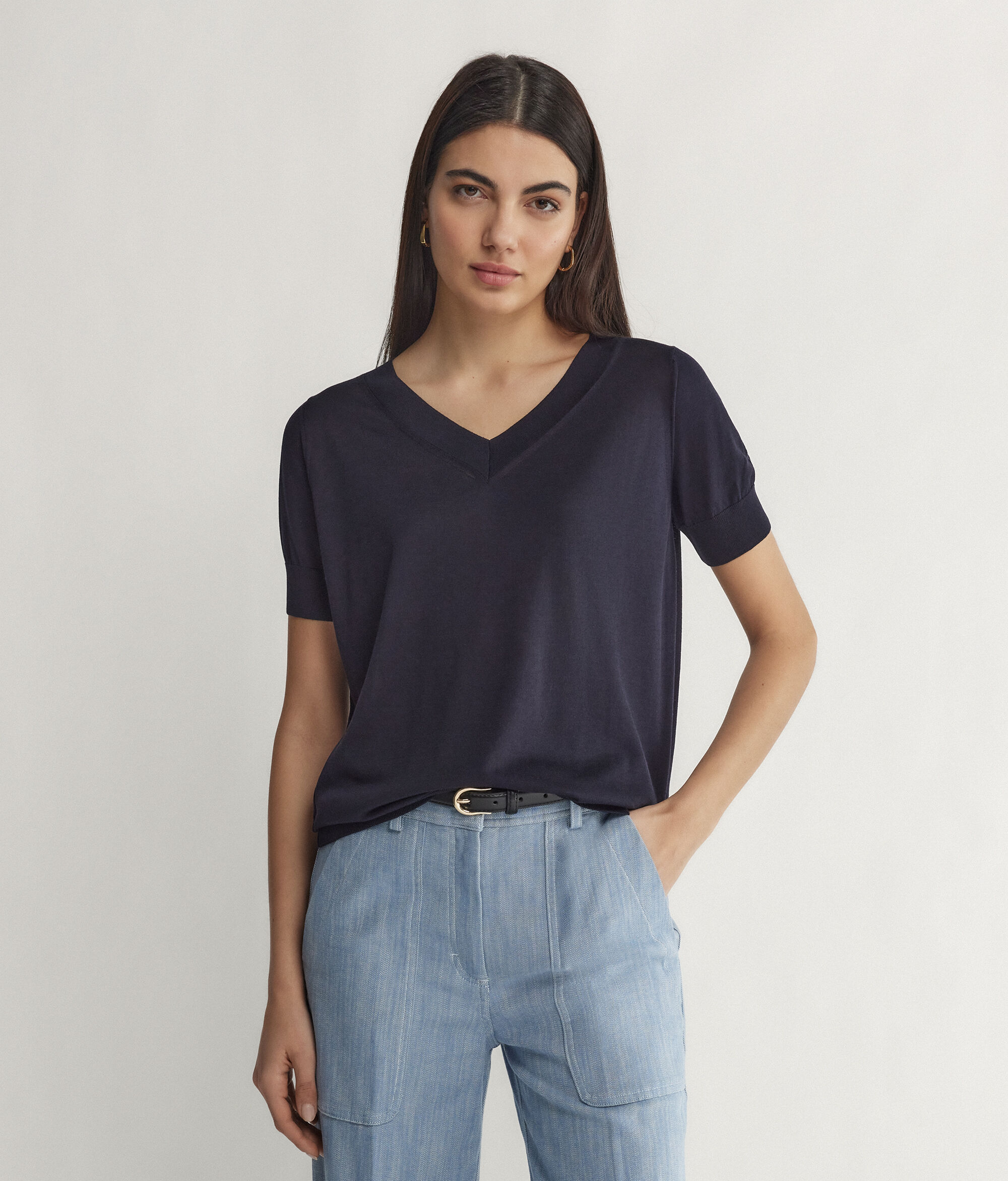 Maglia con Scollo a V a Maniche Corte in Seta Cotone