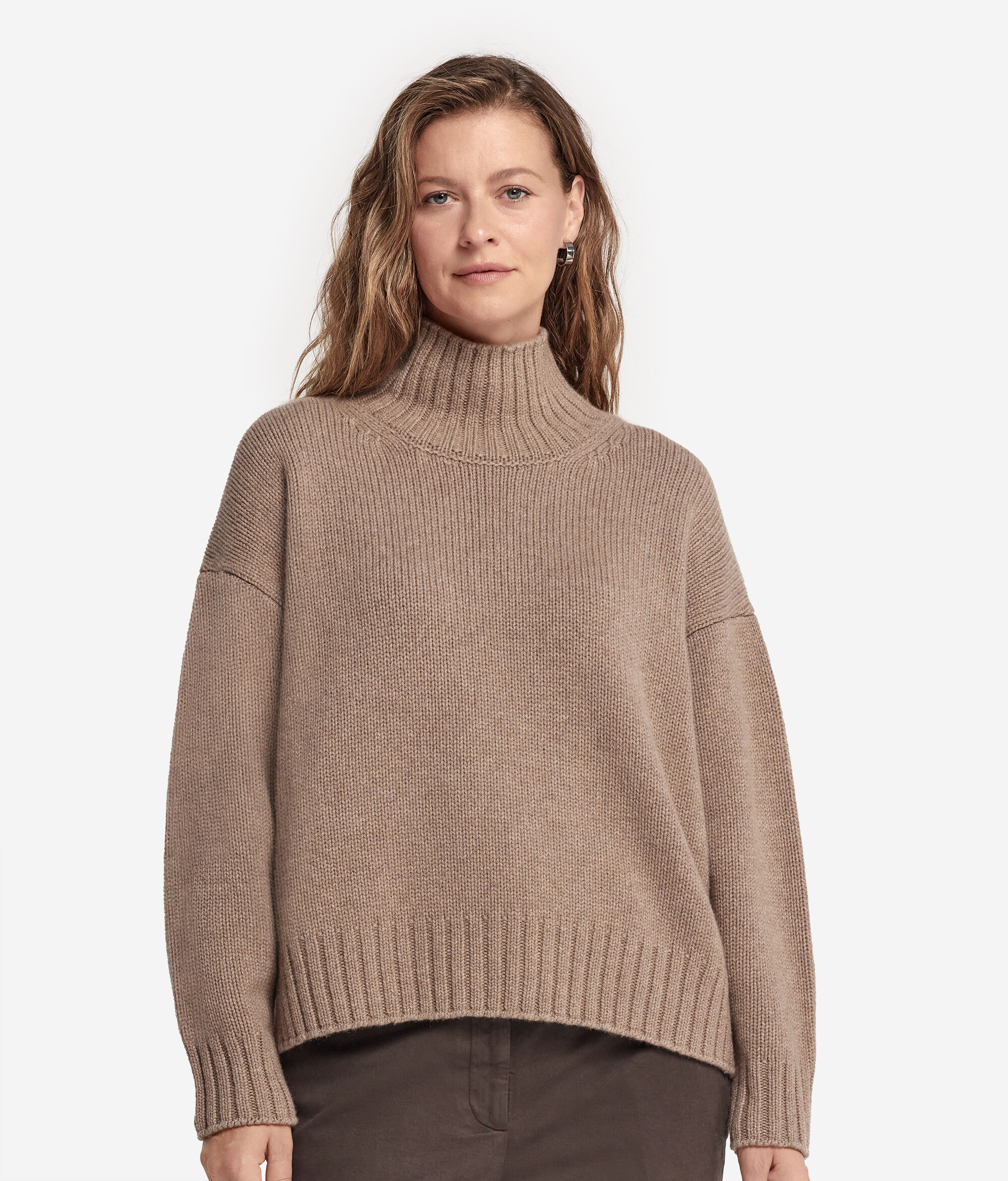 Sweter z Kaszmirowego Trykotu z Szeroką Stójką