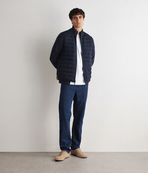 Reversible sleeveless down jacket with matte side