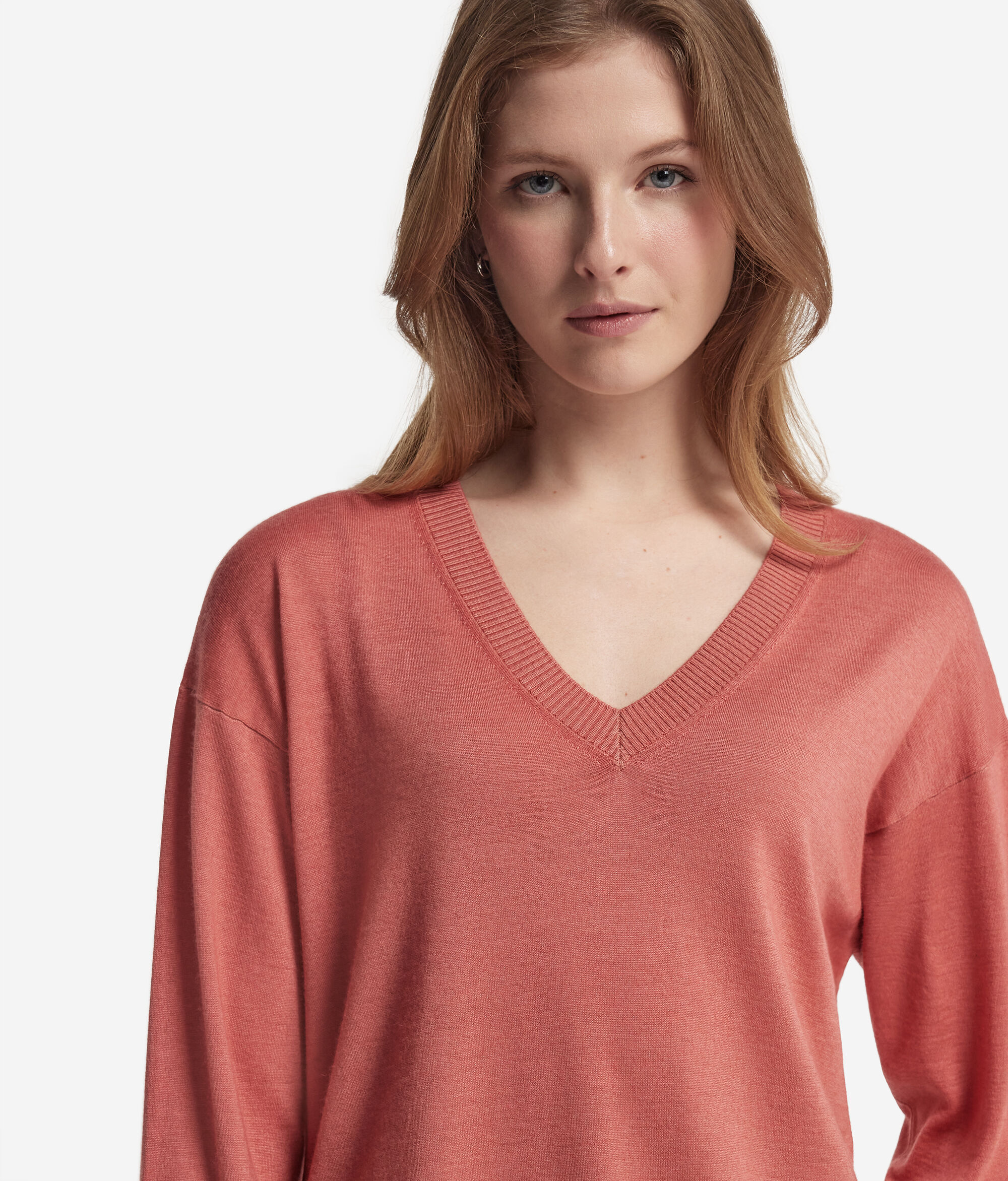 Camisola com Decote em V em Caxemira com Rachas