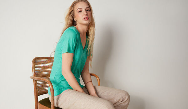 T-shirt in Lino Scollo a V con Bordo in Maglia