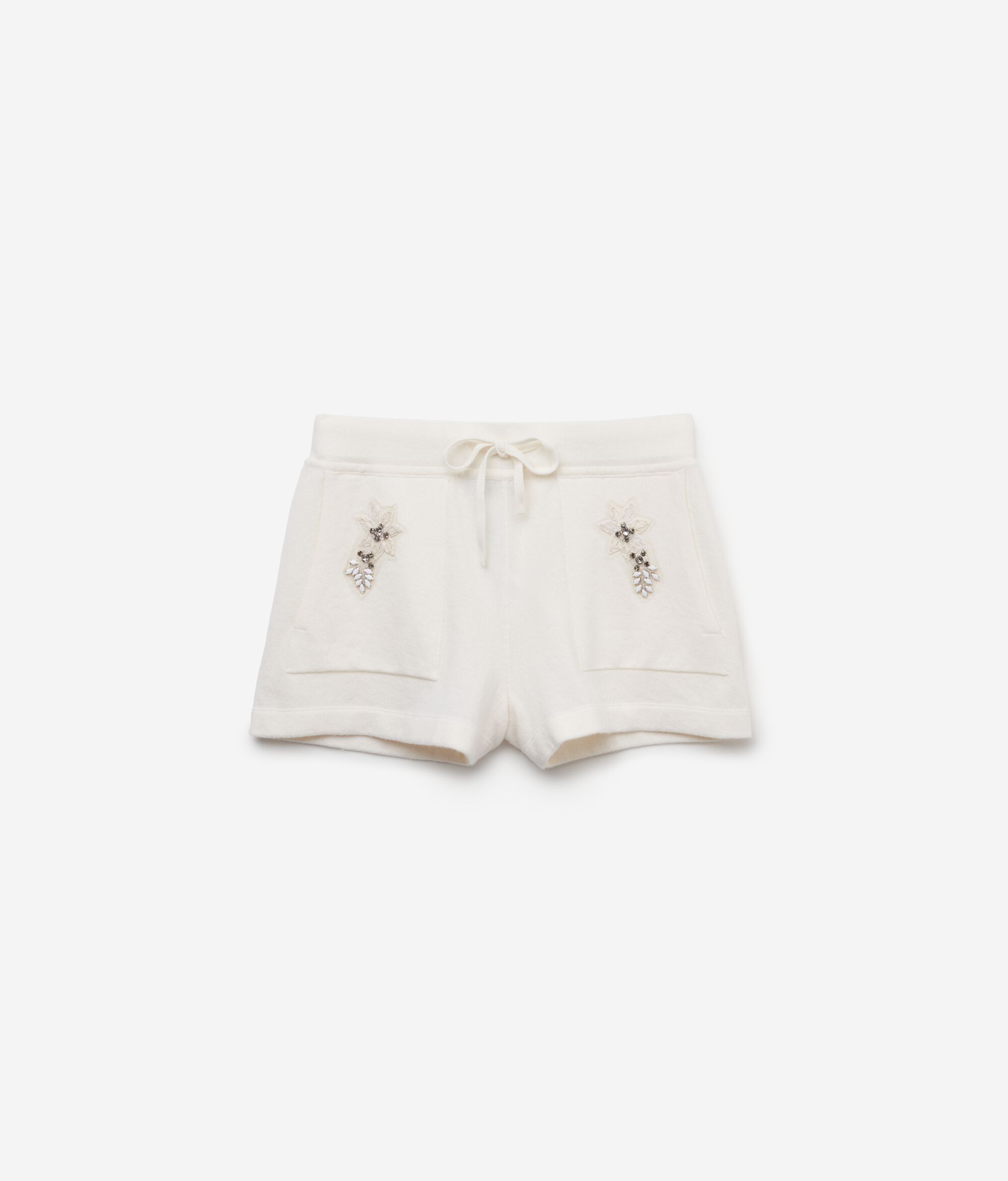 Shorts de cashmere con bordado floral