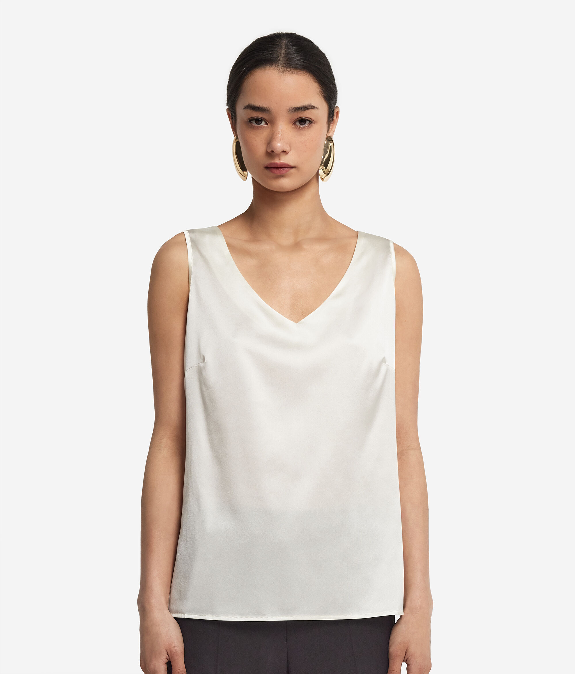 Camiseta sin mangas con cuello pico de seda