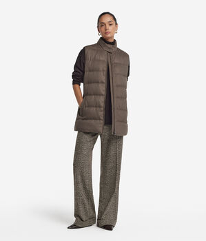 Sleeveless silk and cashmere short quilted jacket