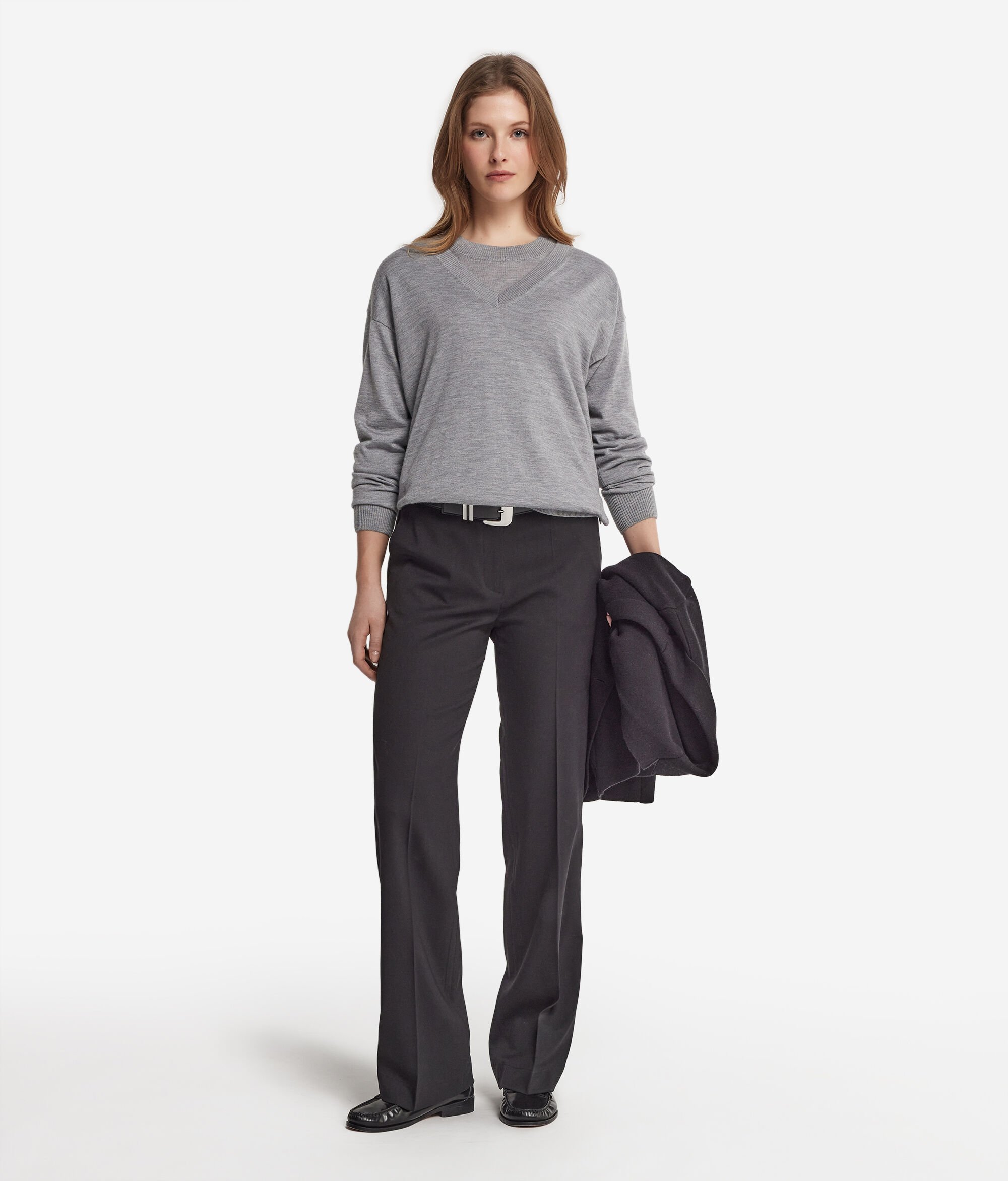 Pull à col V et fentes en cachemire