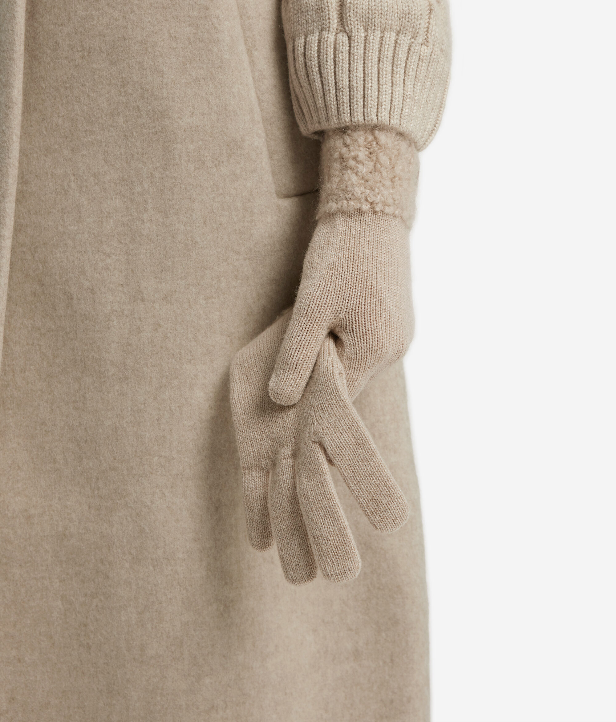 Перчатки из ультрамягкого кашемира с отделкой букле